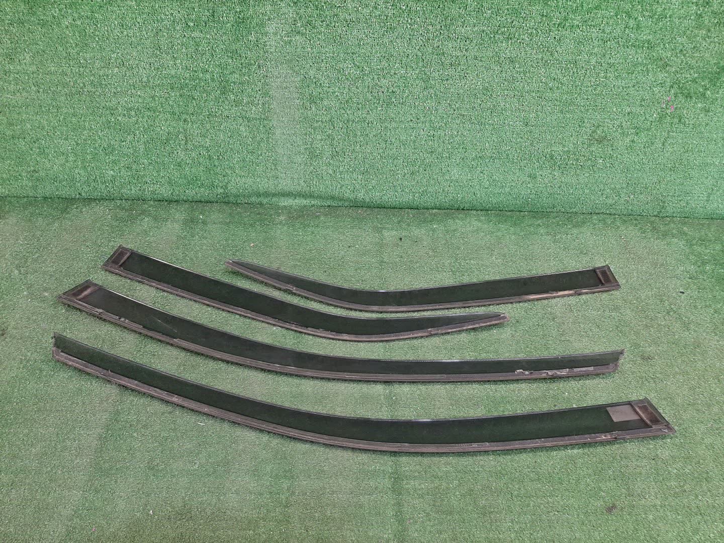 Ветровик TOYOTA CAMRY AVV50 1105 2 ракурс