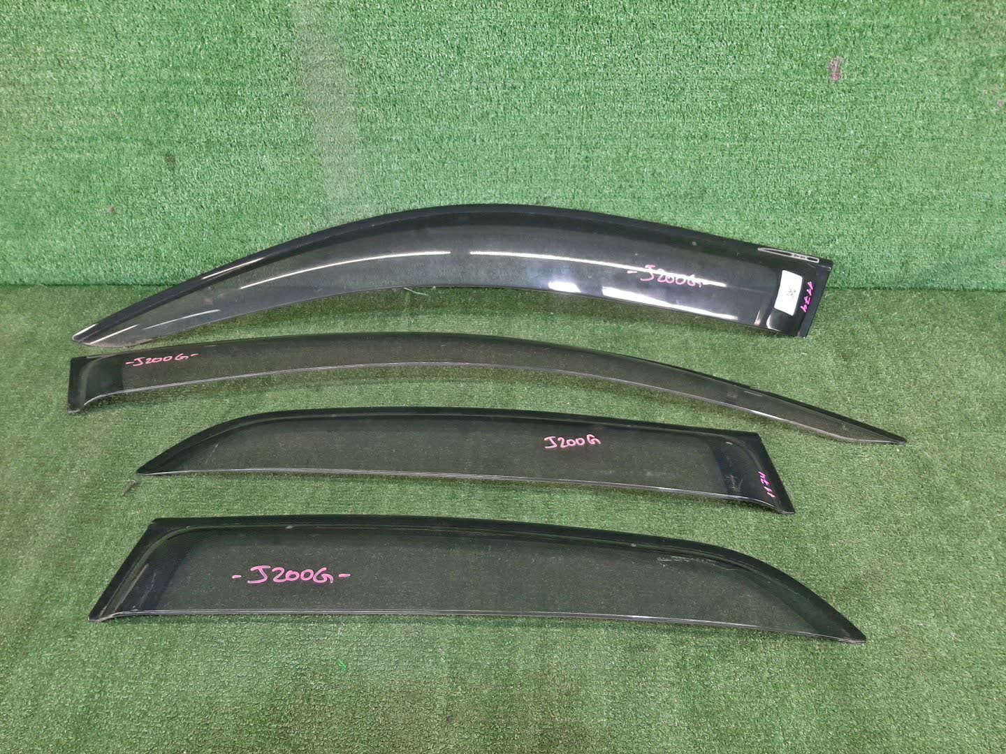 Ветровик DAIHATSU BE-GO J200G 1174 1 ракурс Ветровик DAIHATSU BE-GO J200G 1174 1 ракурс