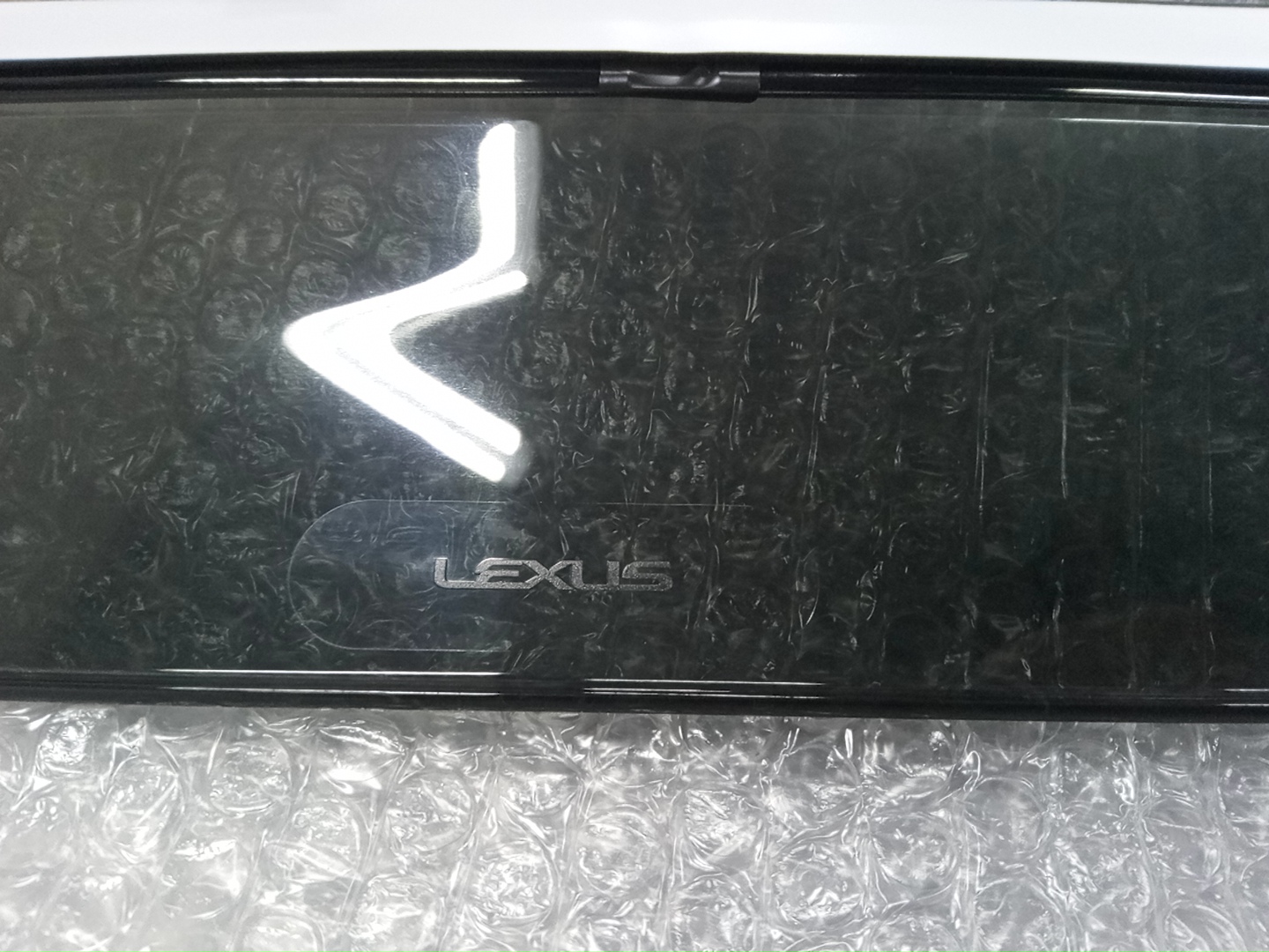Ветровик LEXUS LX600 VJA310W 08162-60050 3 ракурс