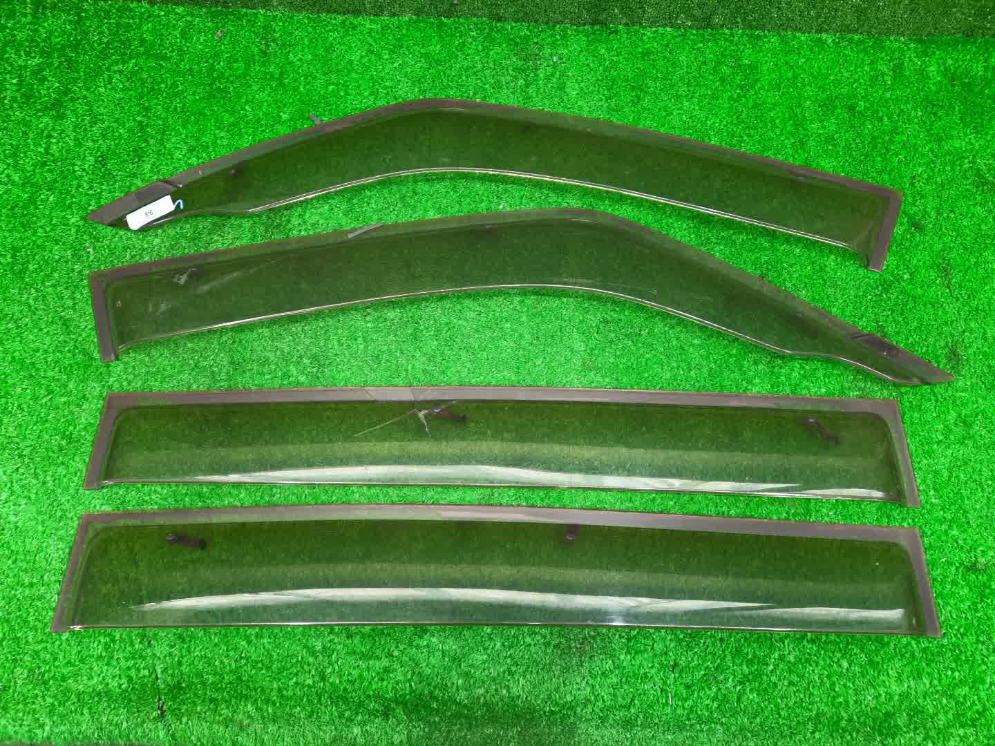 Ветровик MITSUBISHI PAJERO V97W 1237 1 ракурс