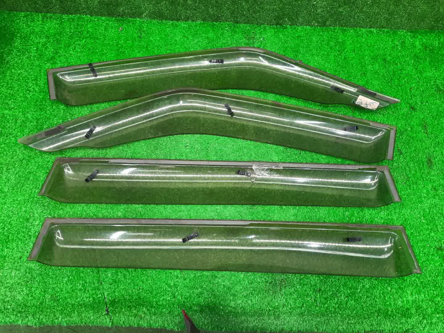 Ветровик MITSUBISHI PAJERO V97W 1237 2 ракурс