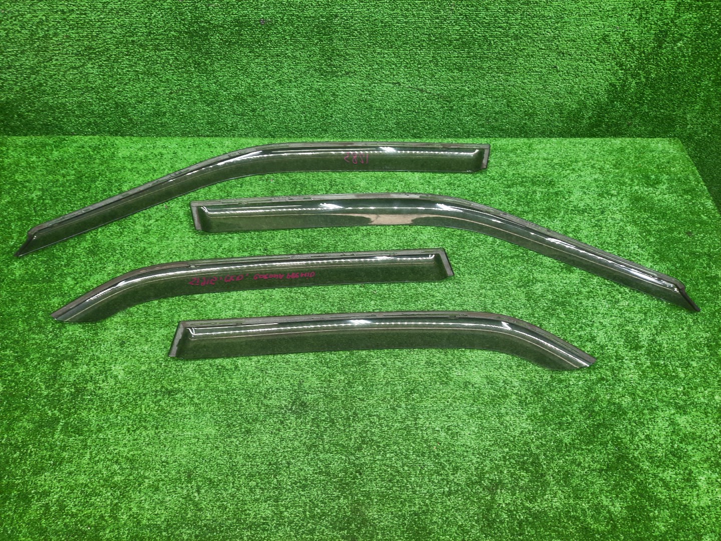 Ветровик TOYOTA CORONA PREMIO ST215 1283 2 ракурс