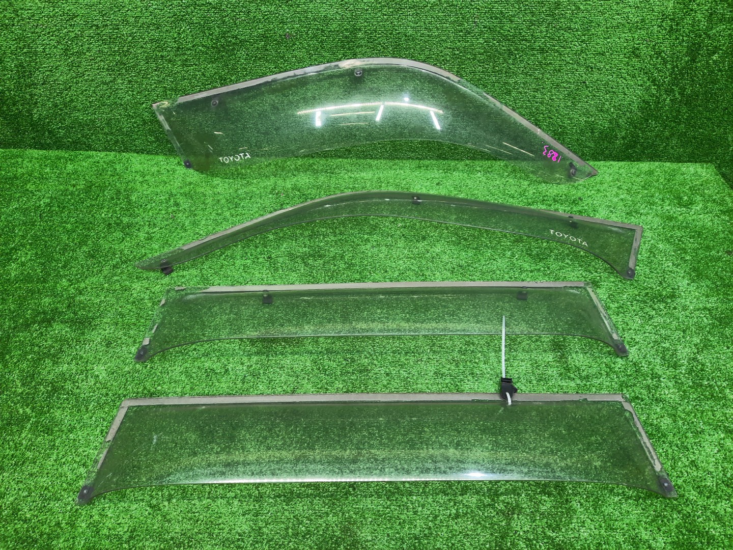 Ветровик TOYOTA LAND CRUISER HDJ81, FZJ80, FJ80, HZJ81 86300-60040 1 ракурс