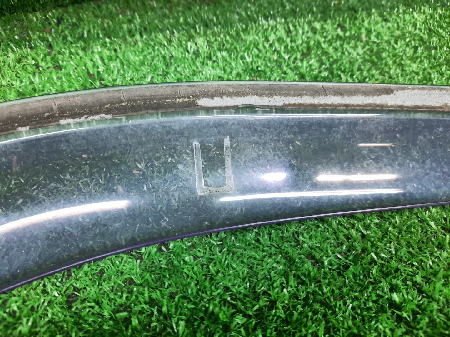 Ветровик левый SUBARU FORESTER SF5 1304 4 ракурс