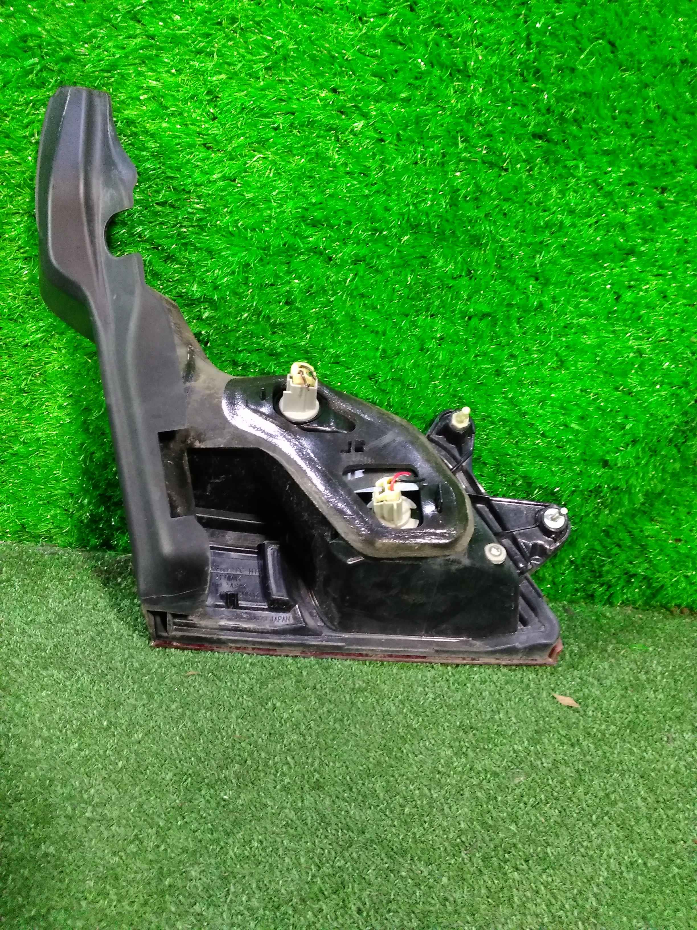 Вставка между стопов правая задняя SUBARU LEGACY BR9 2 ракурс