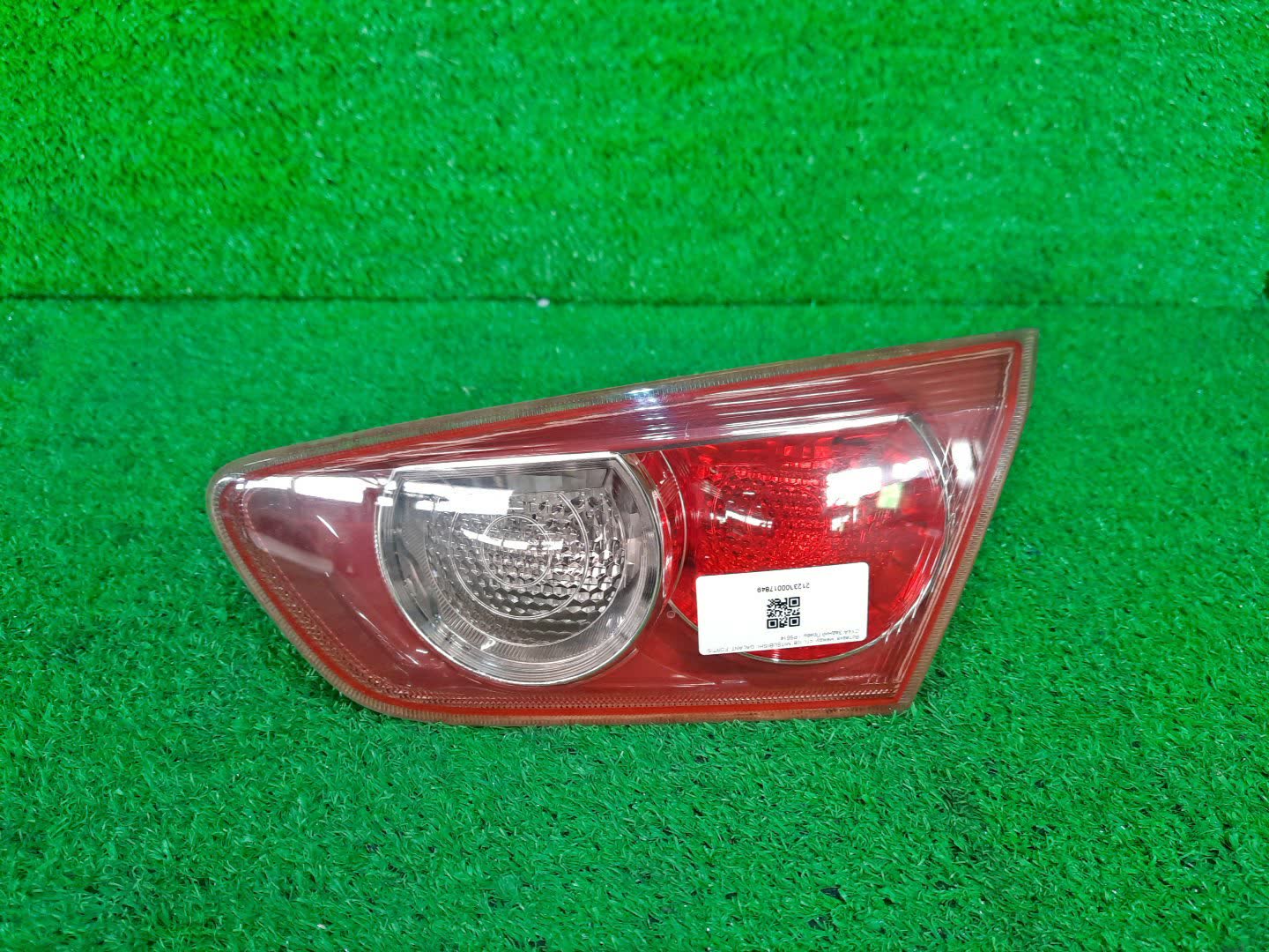 Вставка между стопов правая задняя MITSUBISHI GALANT FORTIS CY4A 1 ракурс Вставка между стопов правая задняя MITSUBISHI GALANT FORTIS CY4A 1 ракурс