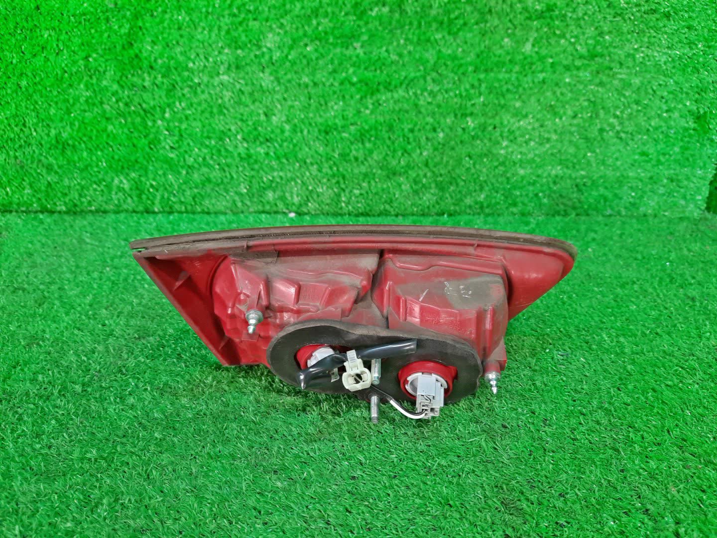 Вставка между стопов правая задняя MITSUBISHI GALANT FORTIS CY4A 2 ракурс