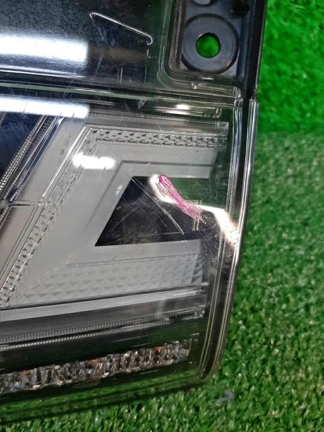 Вставка между стопов правая задняя TOYOTA VELLFIRE AGH35W, AYH30W, AGH30W, GGH30W 2 ракурс