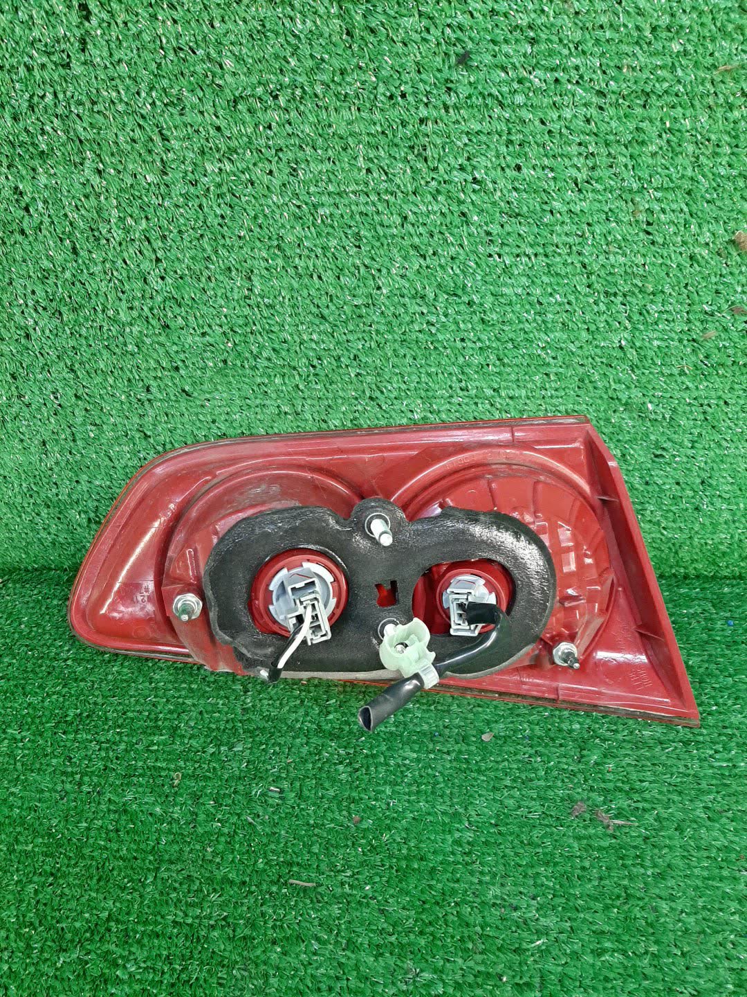 Вставка между стопов правая задняя MITSUBISHI GALANT FORTIS CY4A 2 ракурс Вставка между стопов правая задняя MITSUBISHI GALANT FORTIS CY4A 2 ракурс