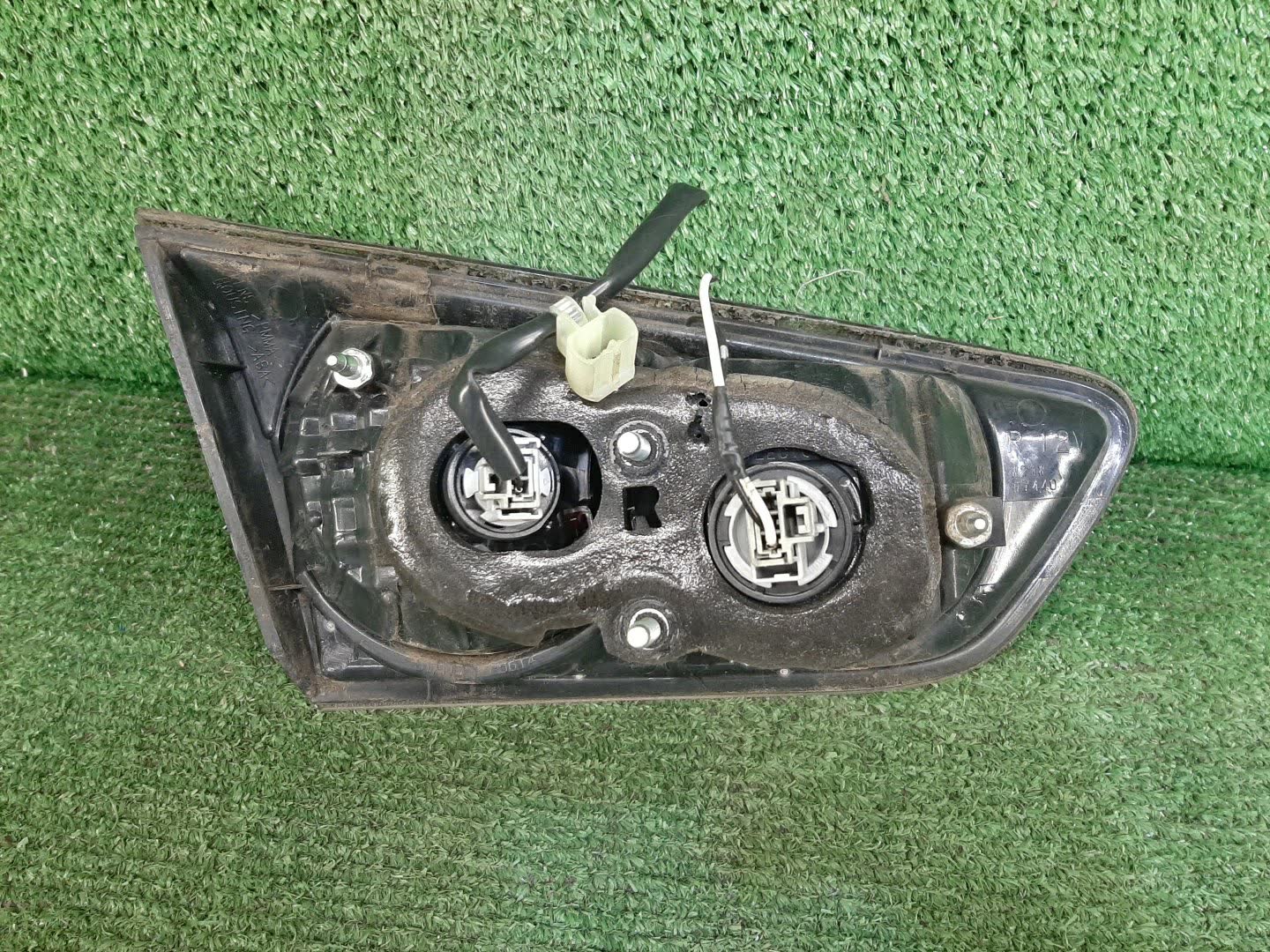 Вставка между стопов правая задняя MITSUBISHI GALANT FORTIS CY4A 2 ракурс