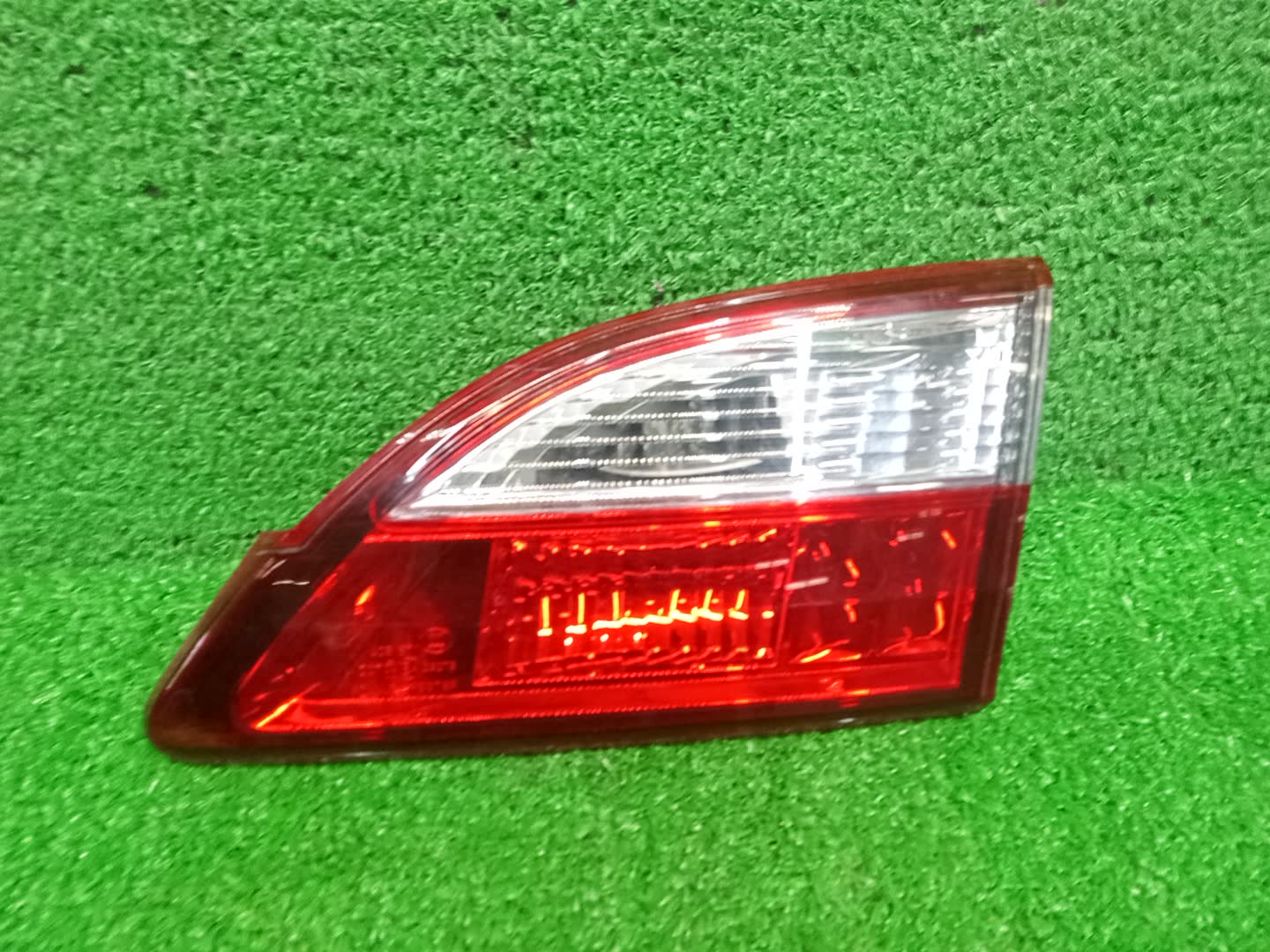 Вставка между стопов правая NISSAN LAFESTA CWEFWN 1 ракурс