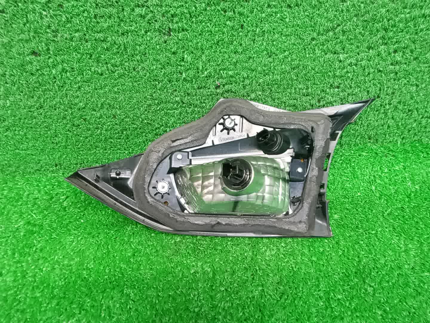 Вставка между стопов левая задняя MAZDA ATENZA GJ2FW 2 ракурс