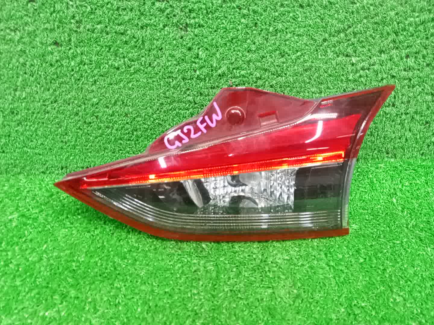 Вставка между стопов правая задняя MAZDA ATENZA GJ2FW 1 ракурс