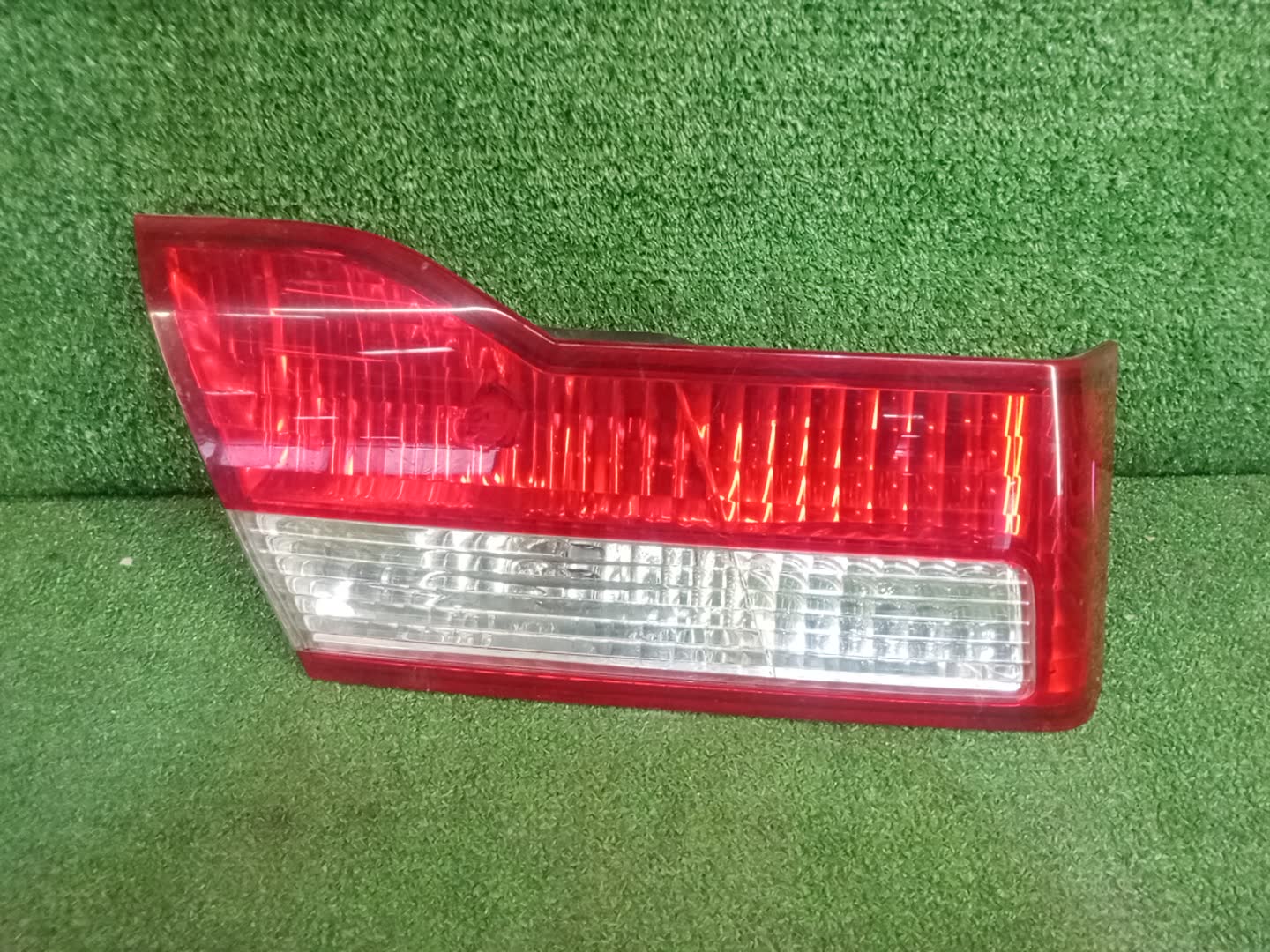 Вставка между стопов левая задняя HONDA ACCORD CF4 1 ракурс Вставка между стопов левая задняя HONDA ACCORD CF4 1 ракурс