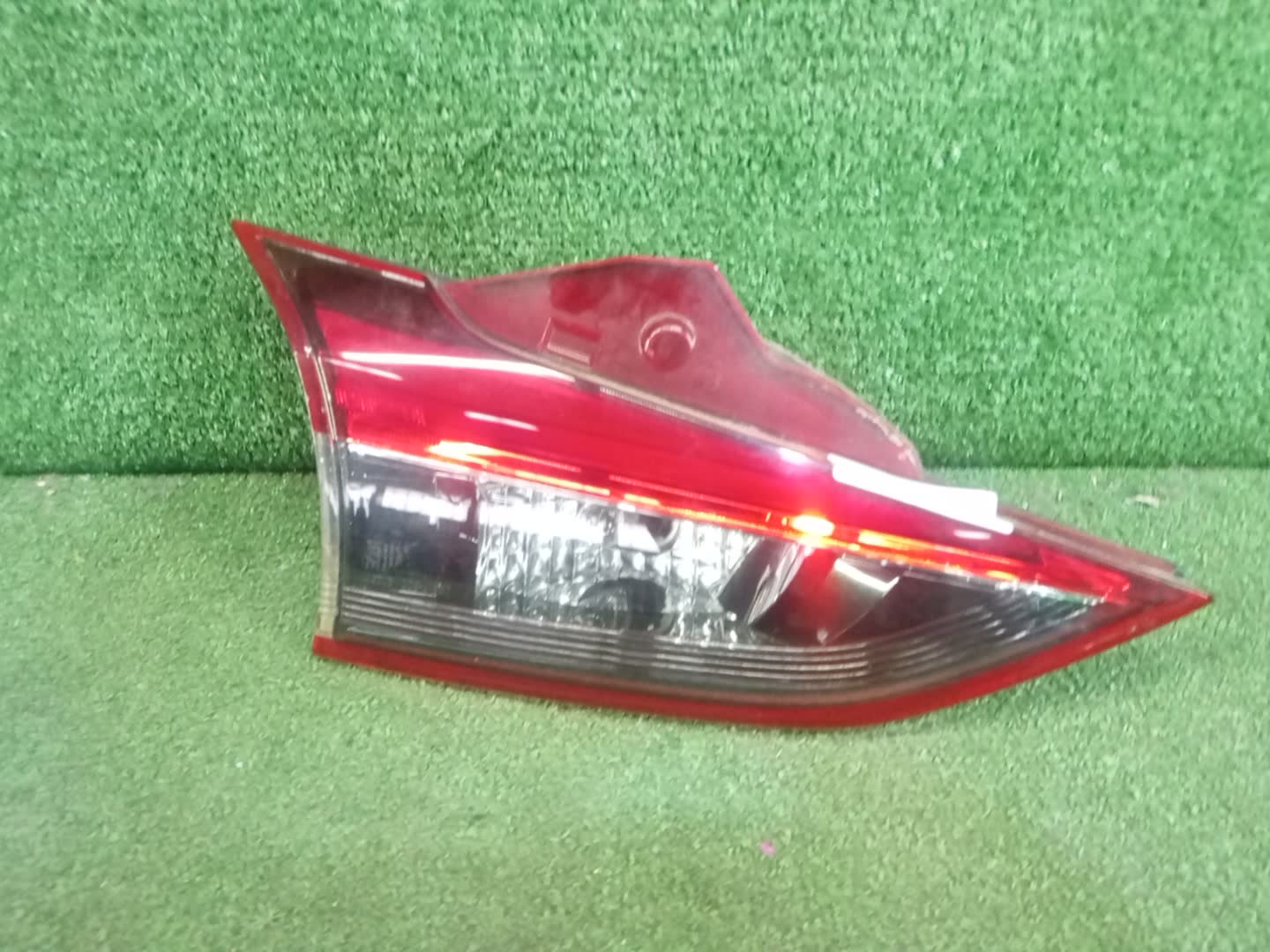 Вставка между стопов левая задняя MAZDA ATENZA GJ5FW 1 ракурс