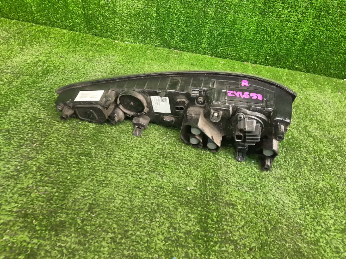Вставка между стопов правая задняя TOYOTA PRIUS ZVW50, ZVW51, ZVW55 3 ракурс