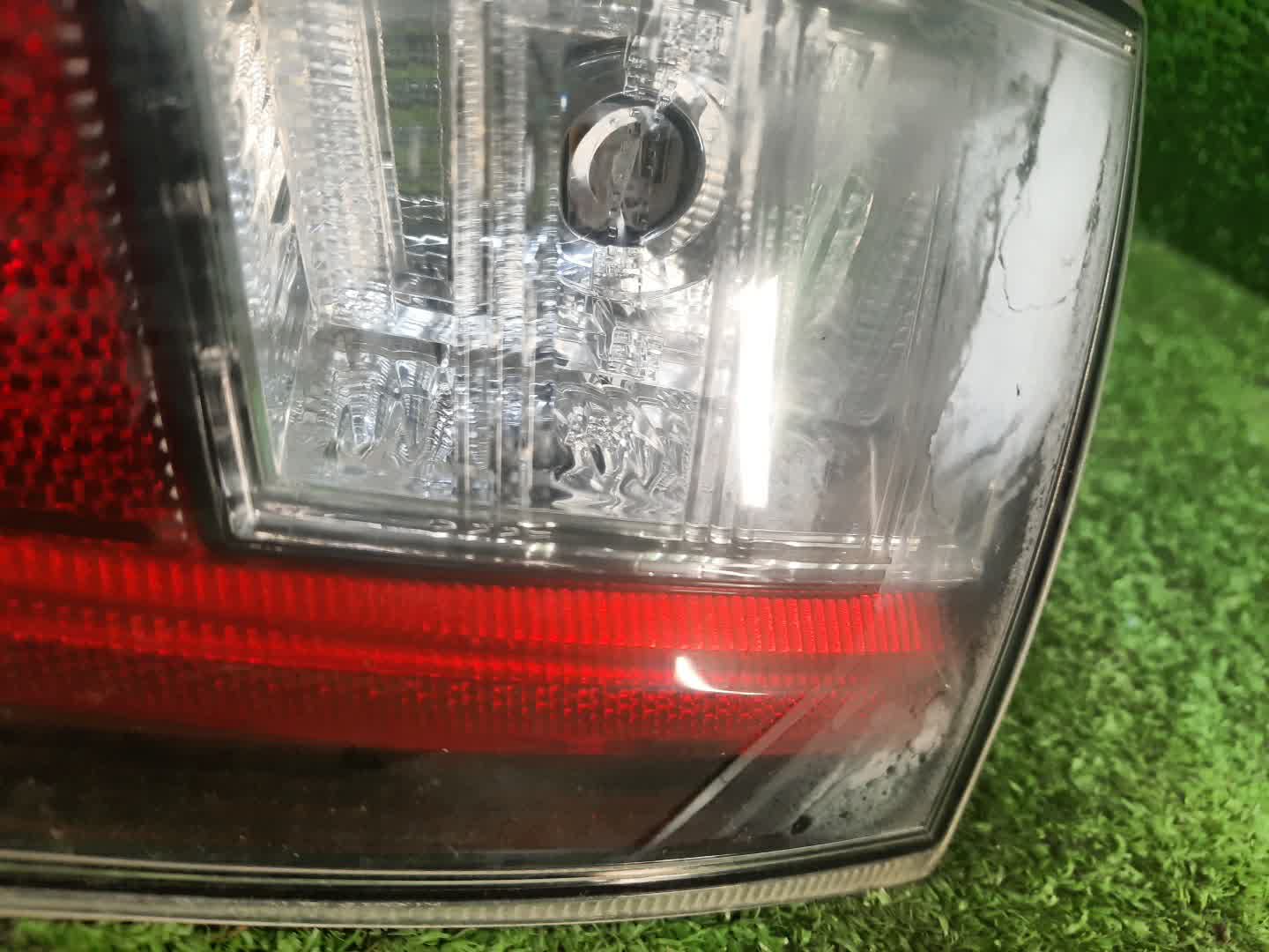 Вставка между стопов левая задняя TOYOTA PRIUS ZVW50, ZVW51, ZVW55 3 ракурс