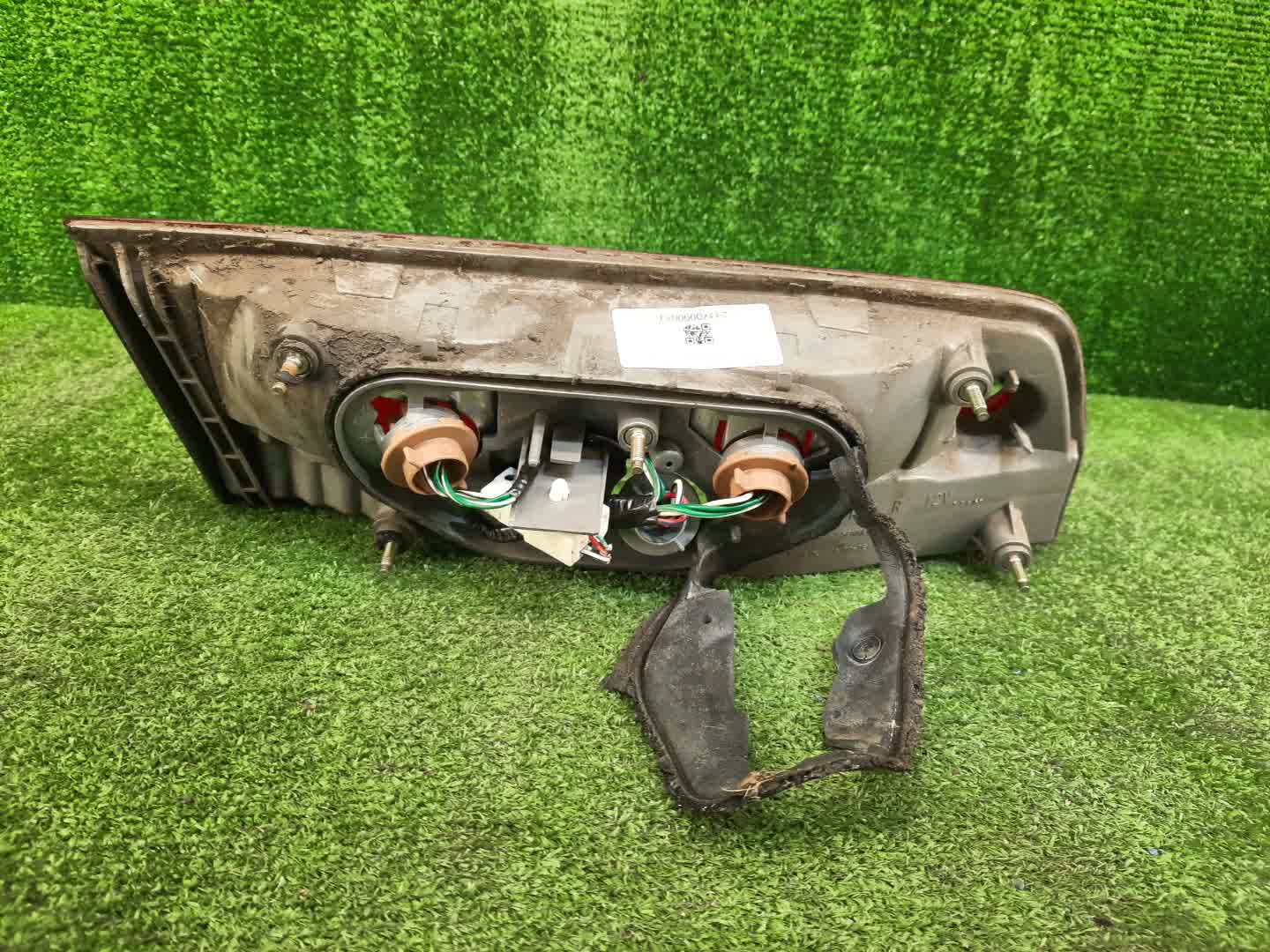 Вставка между стопов правая задняя TOYOTA MARK II GX100 2 ракурс