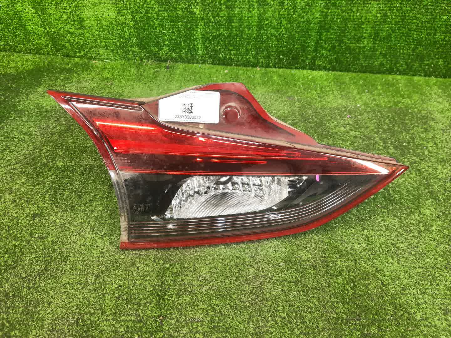 Вставка между стопов левая задняя MAZDA ATENZA GJ2FW 1 ракурс