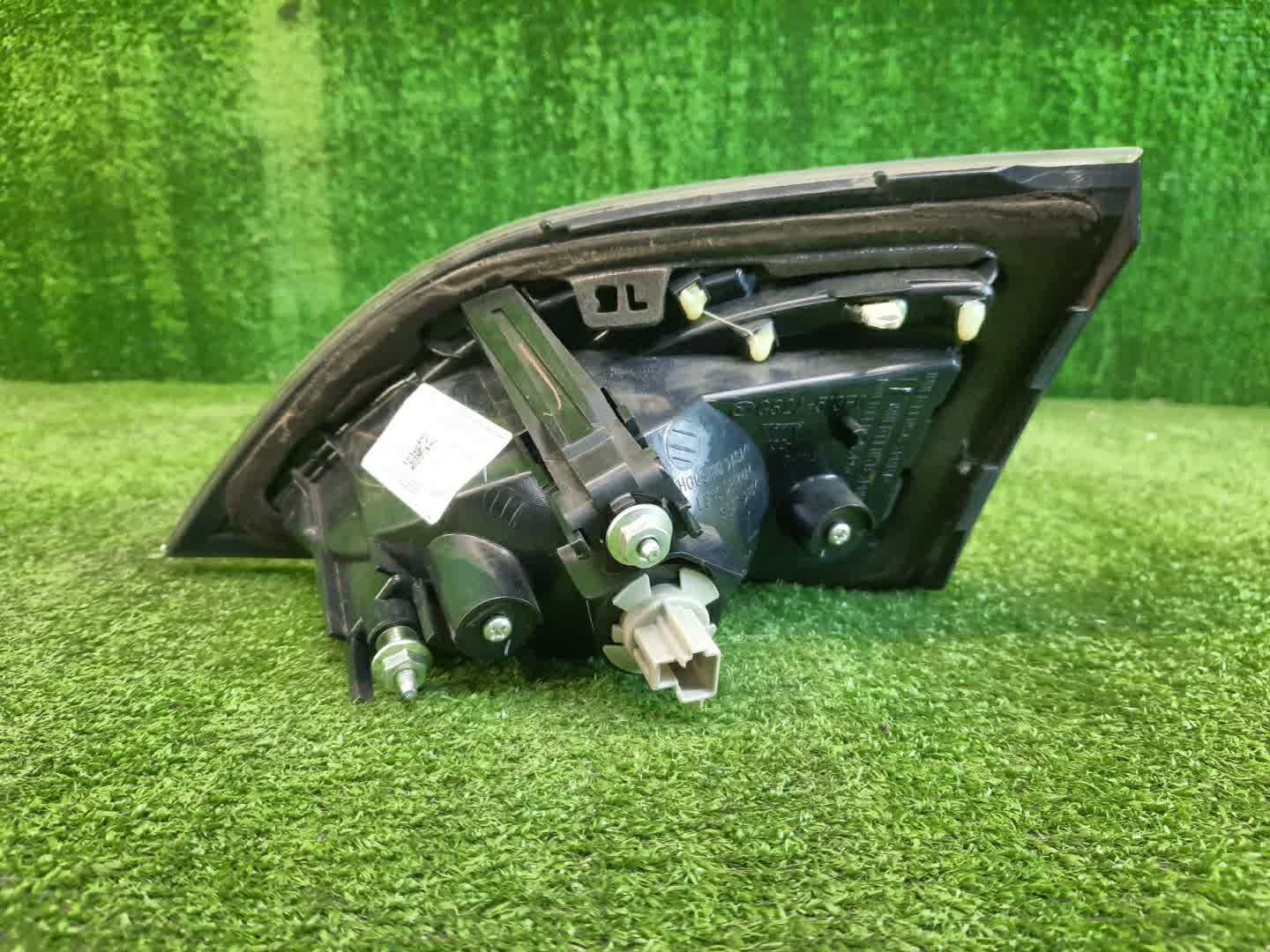 Вставка между стопов левая задняя MAZDA ATENZA GH5FP 2 ракурс