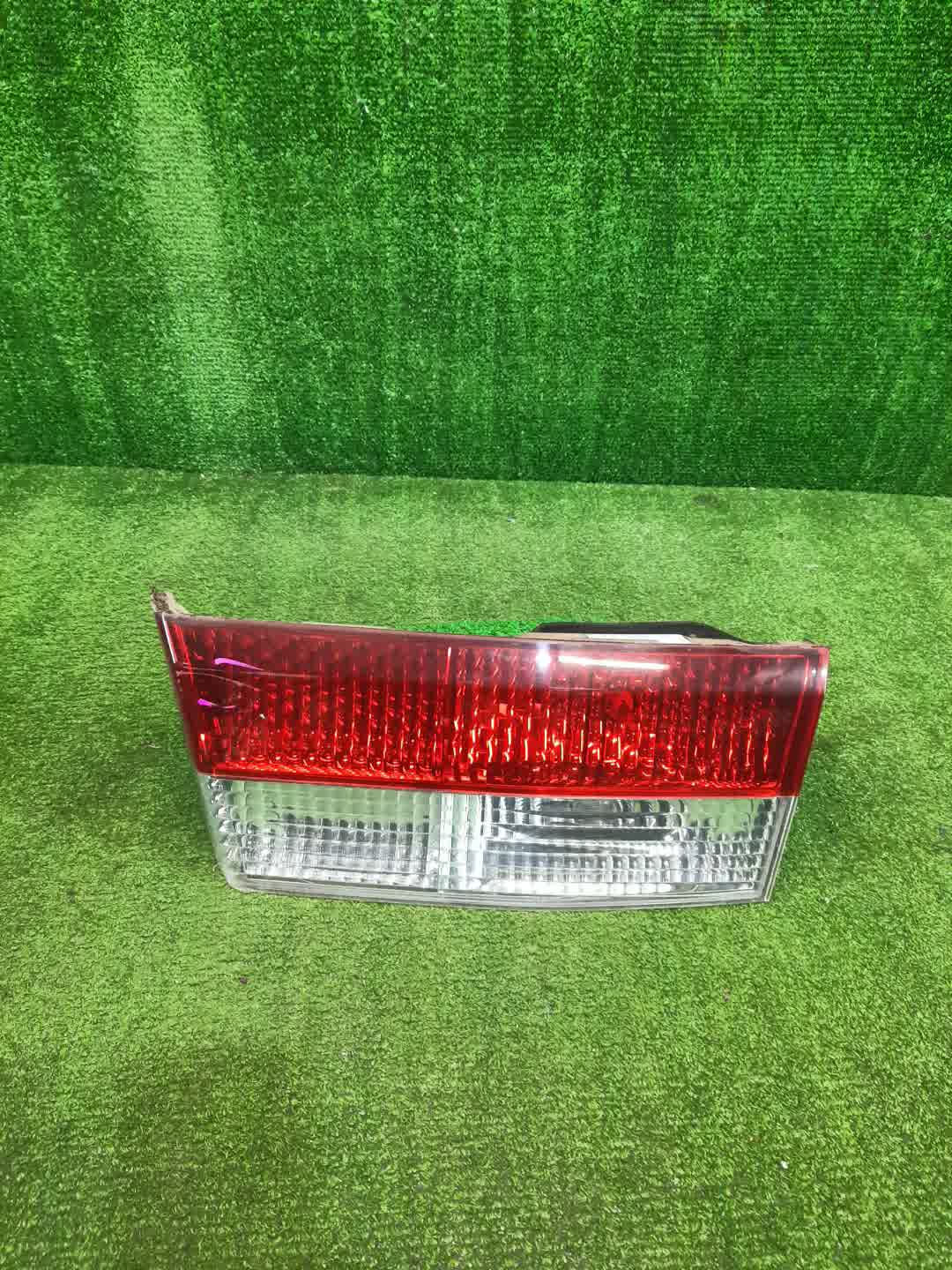 Вставка между стопов правая задняя HONDA INSPIRE UC1 1 ракурс
