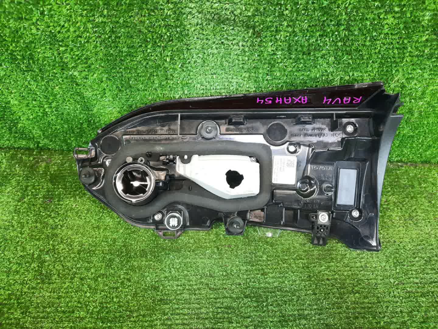 Вставка между стопов левая задняя TOYOTA RAV4 AXAH54 4 ракурс