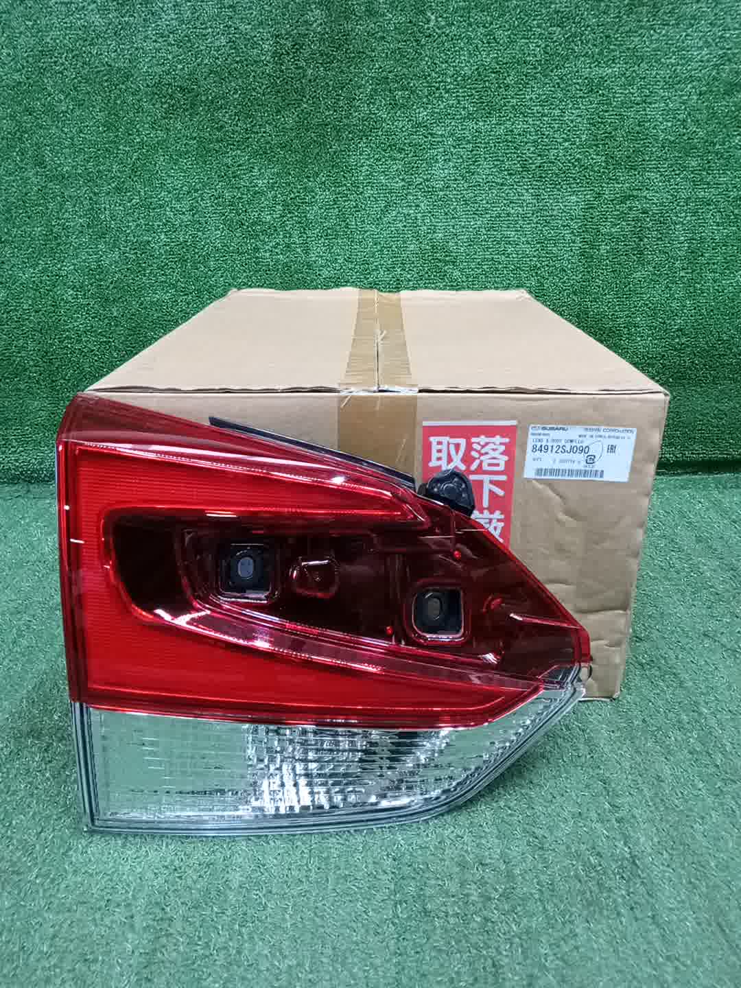 Вставка между стопов левая SUBARU FORESTER SKE 84912SJ090 4 ракурс