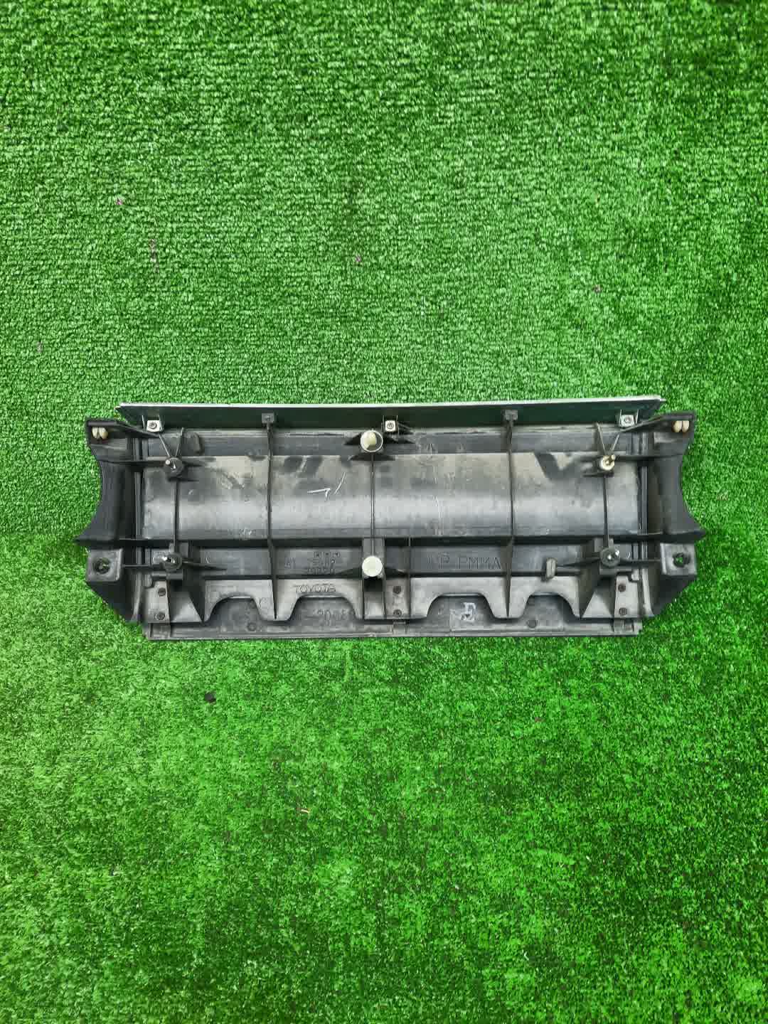 Вставка между стопов задняя TOYOTA CARINA ED ST183 75082-20220 2 ракурс