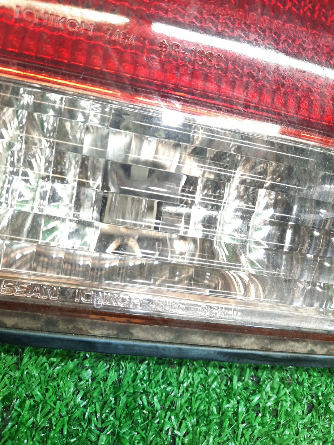Вставка между стопов левая задняя NISSAN SUNNY B15 2 ракурс