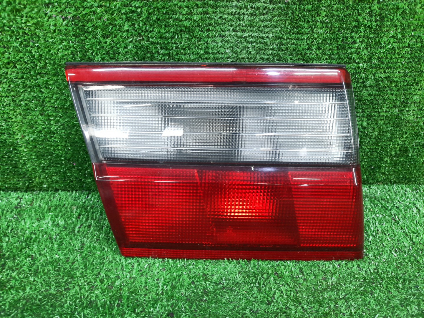 Вставка между стопов левая задняя TOYOTA CORONA ST190 1 ракурс