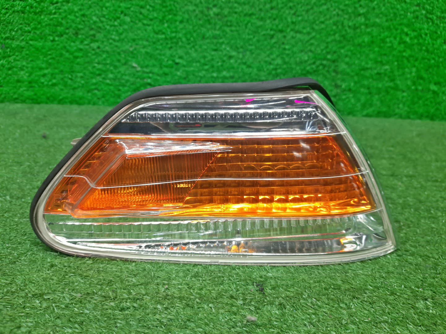 Габарит правый передний TOYOTA MARK II GX100, JZX100, JZX101, LX100, GX105, JZX105, SX100 1 ракурс