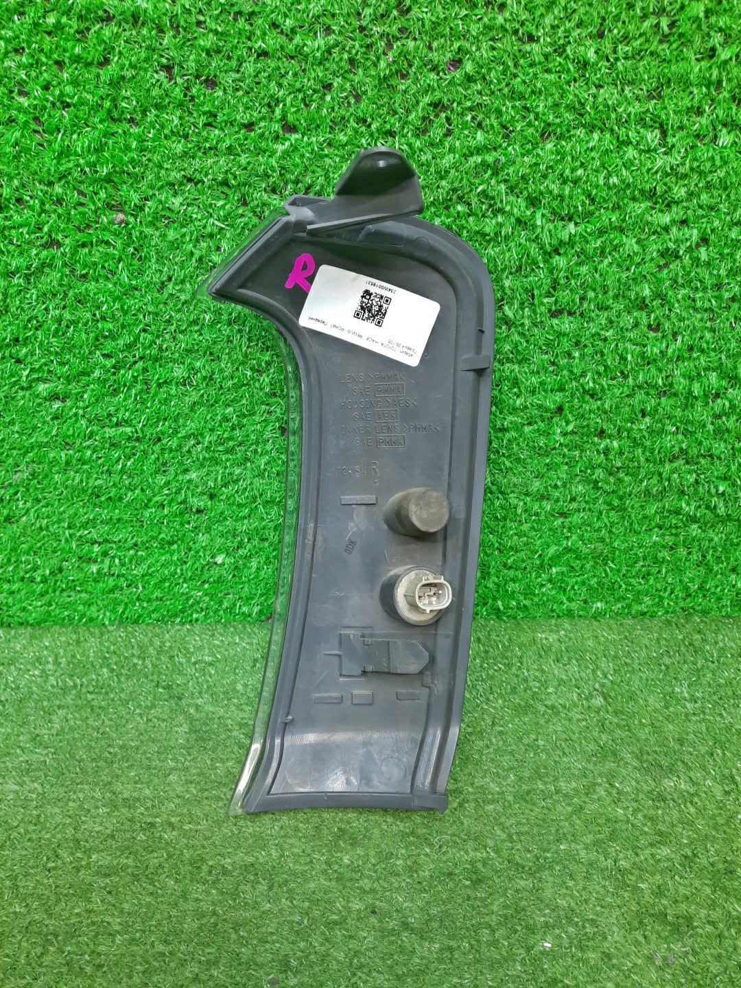 Габарит правый передний TOYOTA HIACE REGIUS KCH40G, RCH47W, RCH41W, KCH40W, LXH49V, KCH41W, KCH46W 2 ракурс