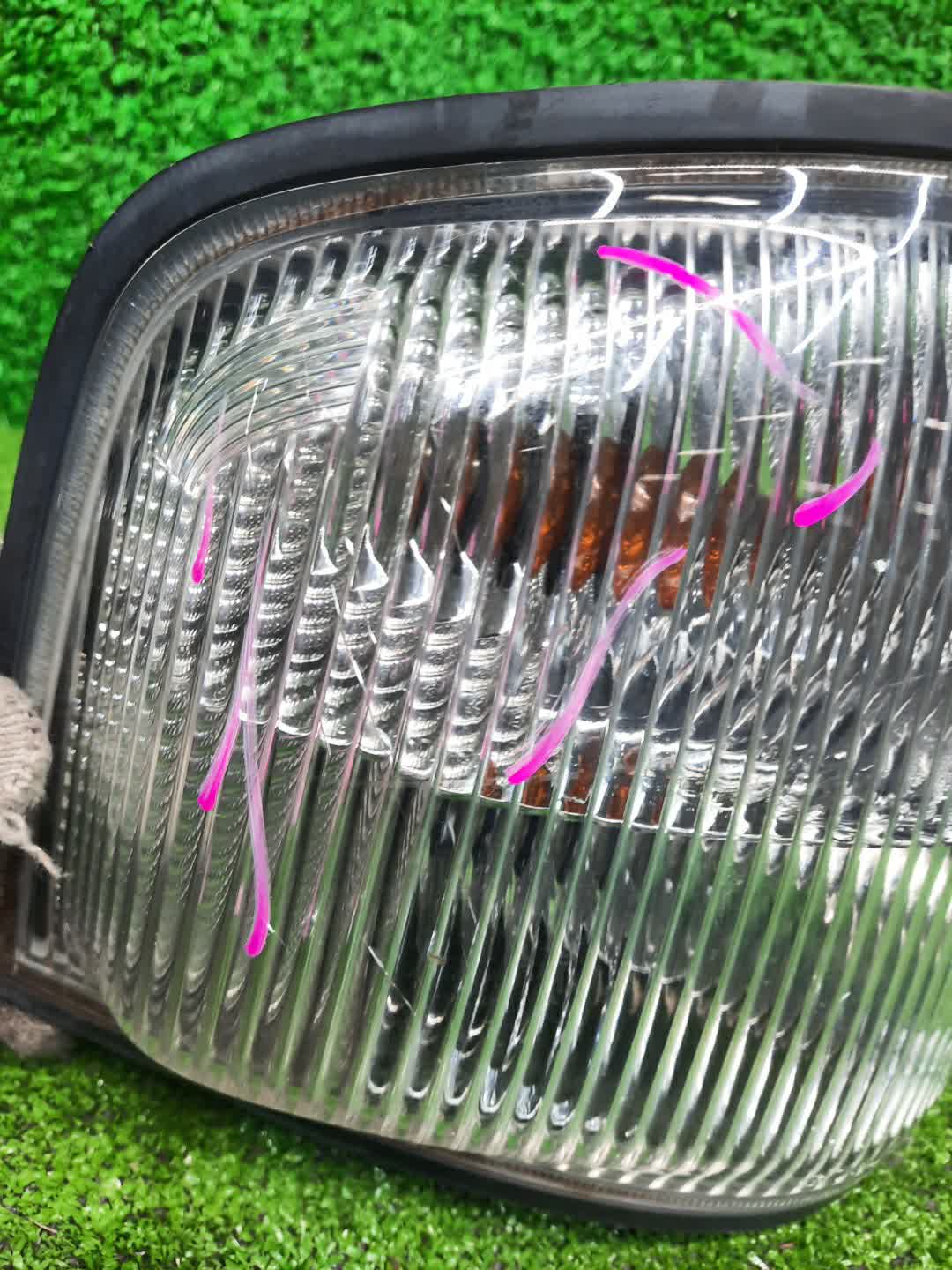 Габарит правый передний MAZDA DELICA, BONGO, VANETTE SKF2LM, SK82TM, SK22L, SK82M, SK82V, SK82T, SK22M, SK22V, SKF2V, SK82VN, SKF2TN, SK82TN, SK22TN 2 ракурс