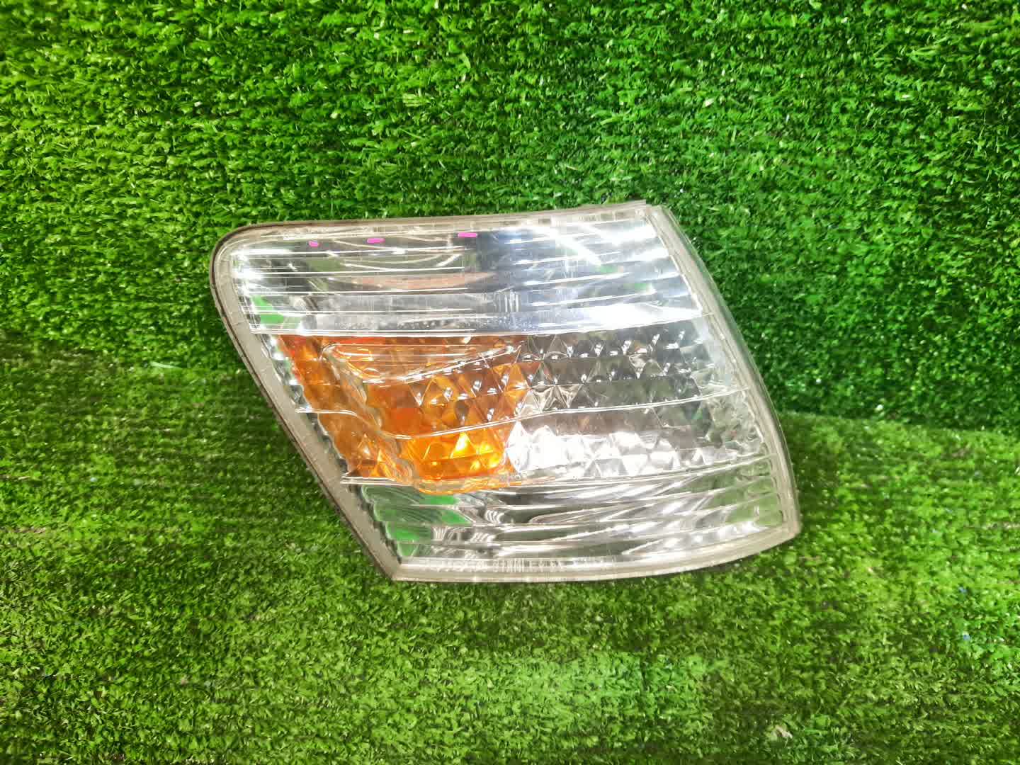Габарит правый передний TOYOTA CRESTA GX100, JZX100, JZX101, LX100, GX105, JZX105, SX100 1 ракурс