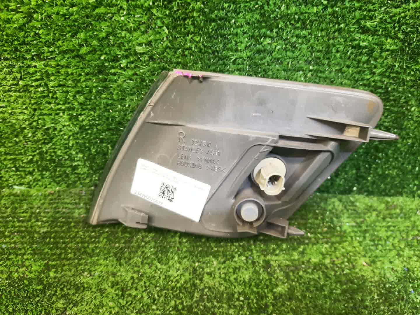 Габарит правый передний TOYOTA CRESTA GX100, JZX100, JZX101, LX100, GX105, JZX105, SX100 3 ракурс