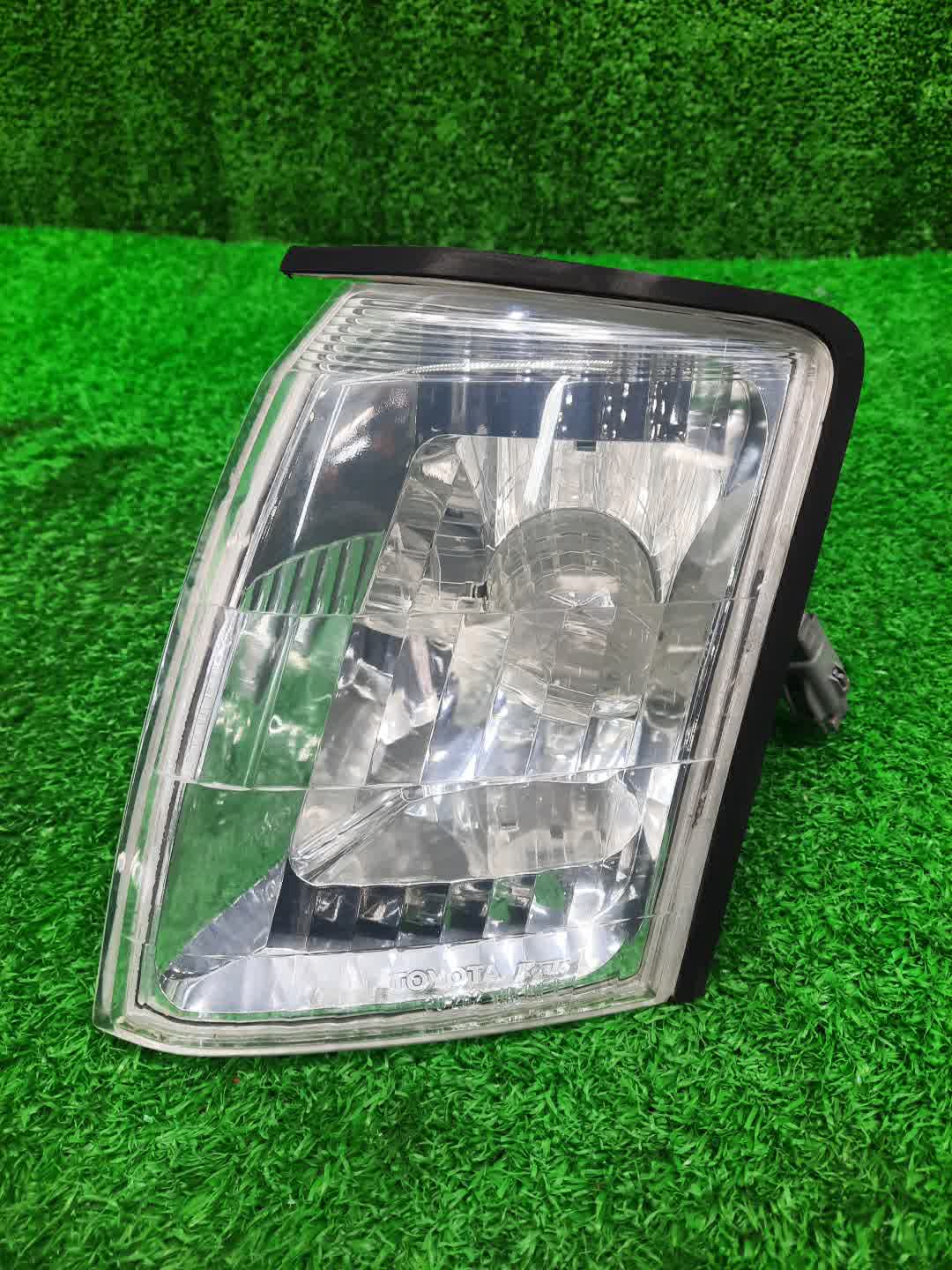 Габарит левый передний TOYOTA CROWN JZS151, JZS155, GS151, LS151, JZS157, JZS153 1 ракурс