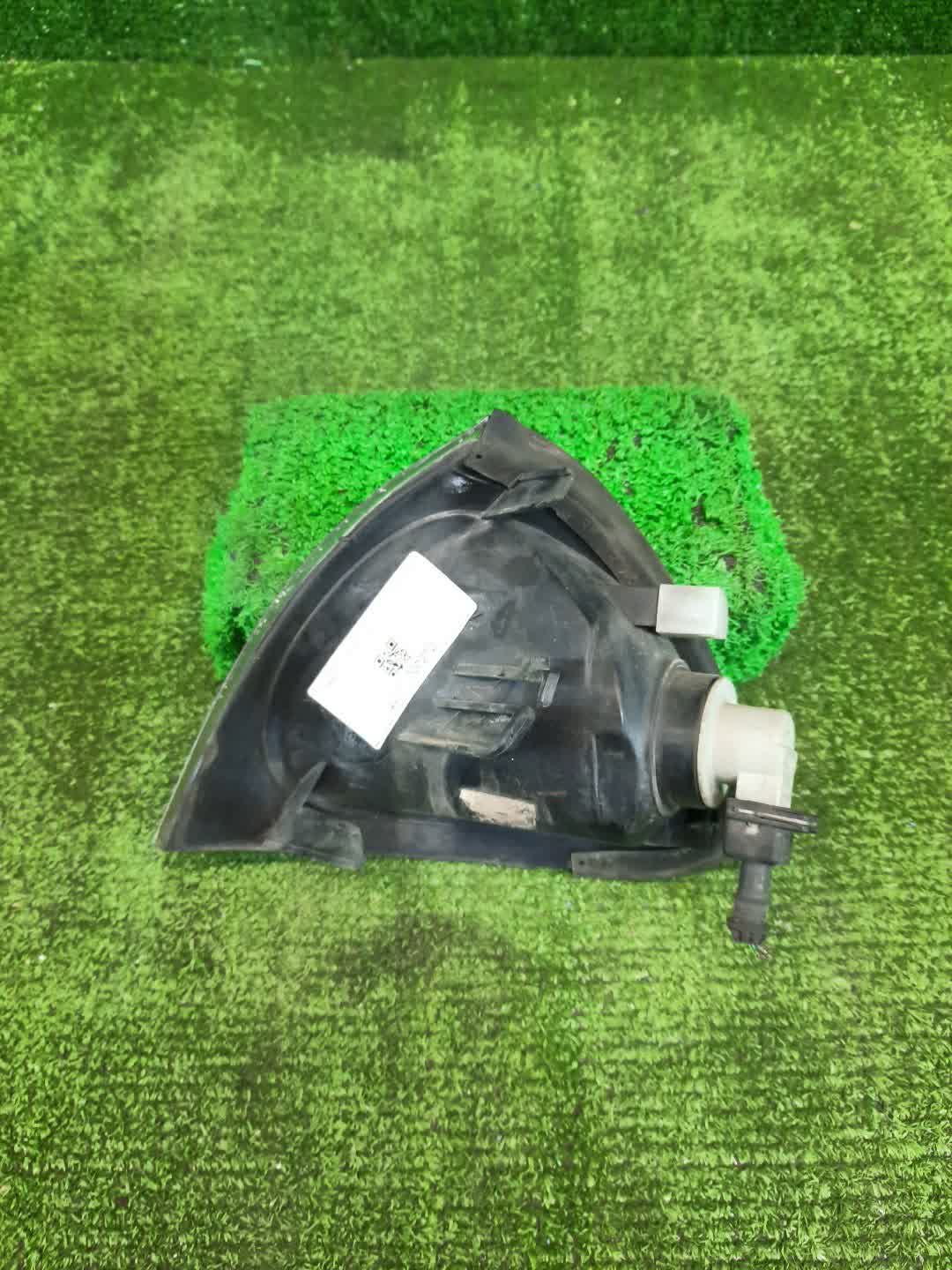Габарит правый передний TOYOTA CALDINA ST215W, ST210G, ST215G, CT216, ST210, AT211, ST215, CT216G, AT211G 3 ракурс