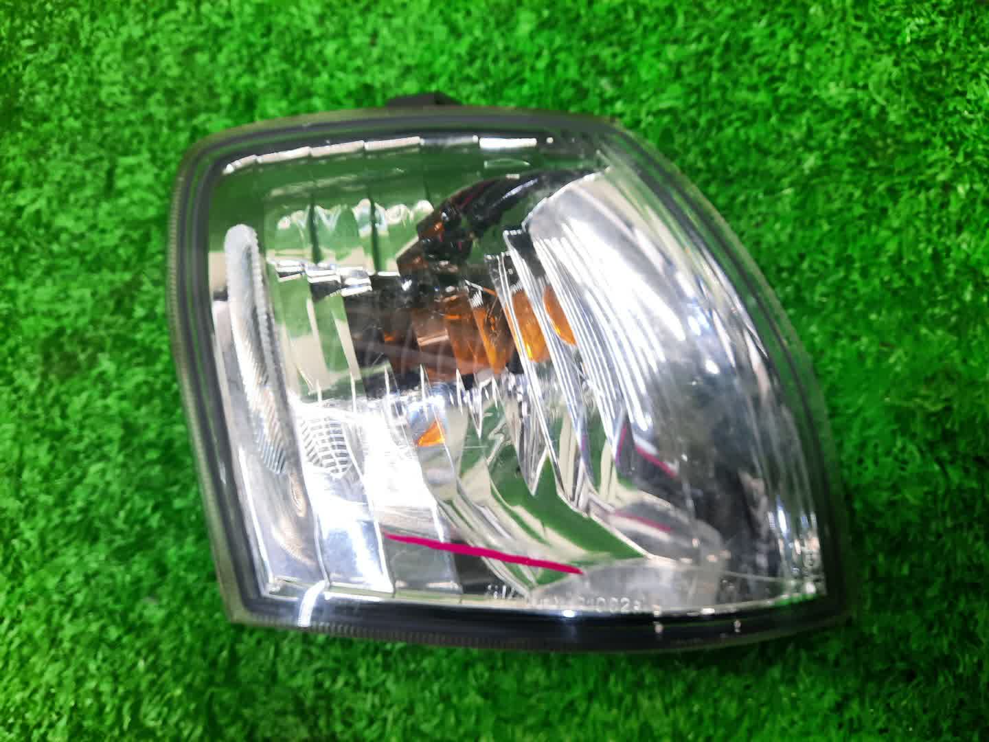 Габарит правый передний MAZDA DEMIO DW3W, DW5W 1 ракурс