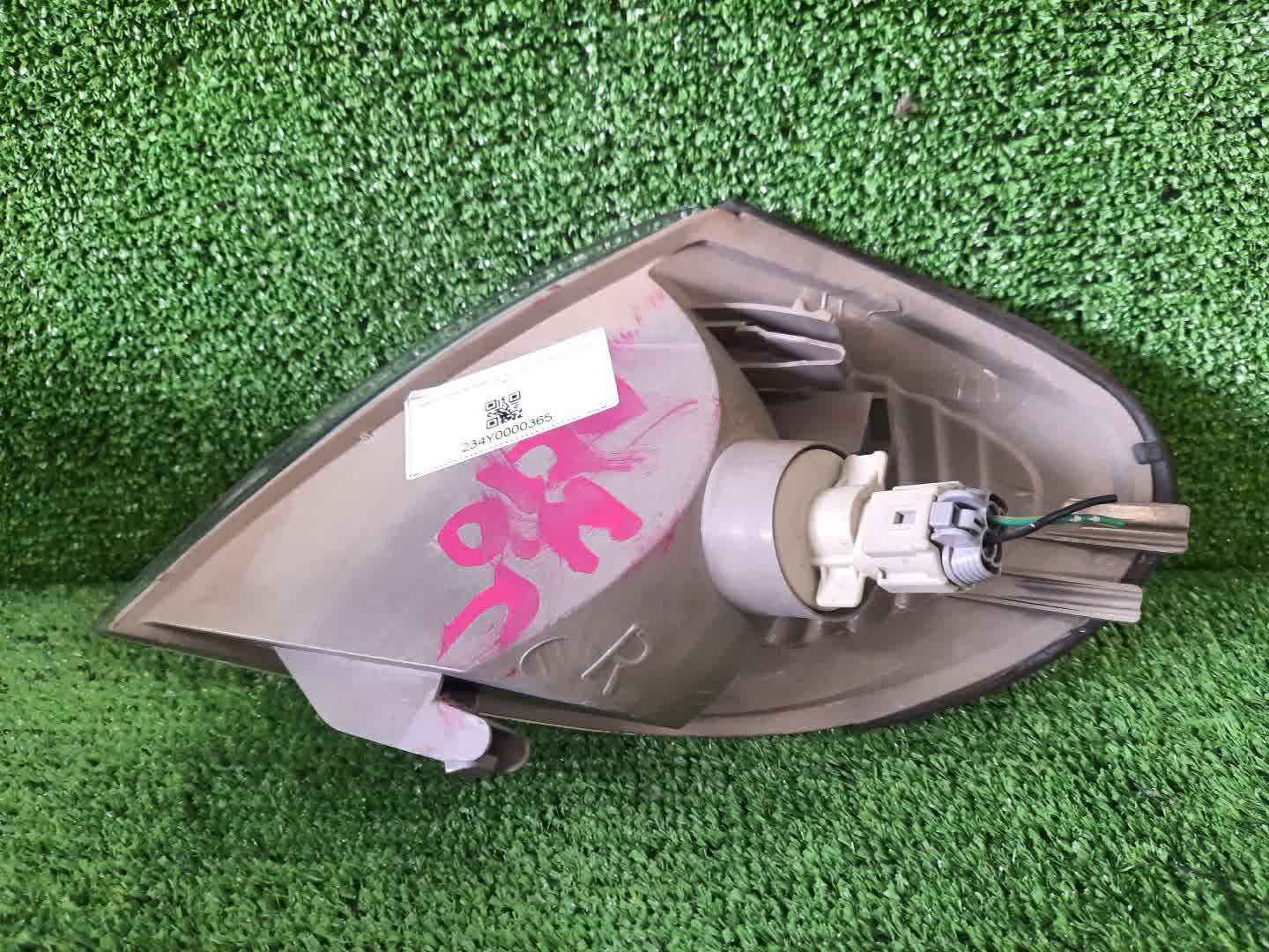 Габарит правый передний NISSAN BLUEBIRD SYLPHY G10, QG10, FG10, TG10, QNG10 2 ракурс