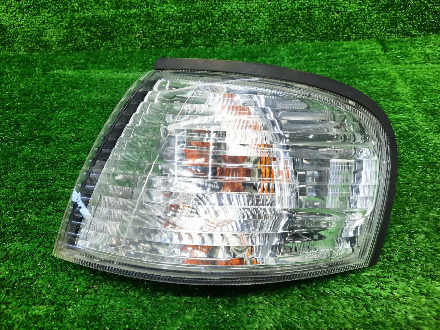 Габарит левый передний NISSAN SUNNY B15 1 ракурс