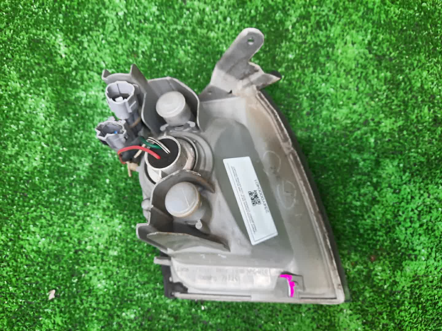 Габарит левый передний TOYOTA CROWN JZS151, JZS155, GS151, LS151, JZS157, JZS153 3 ракурс