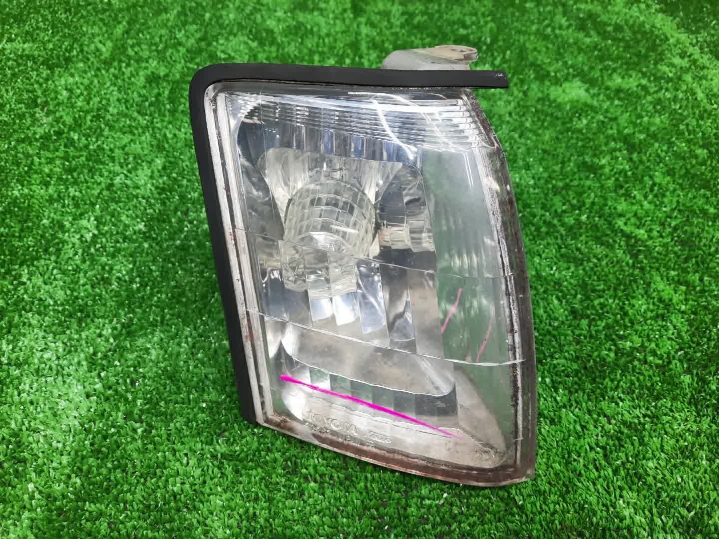Габарит правый передний TOYOTA CROWN JZS151, JZS155, GS151, LS151, JZS157, JZS153 1 ракурс