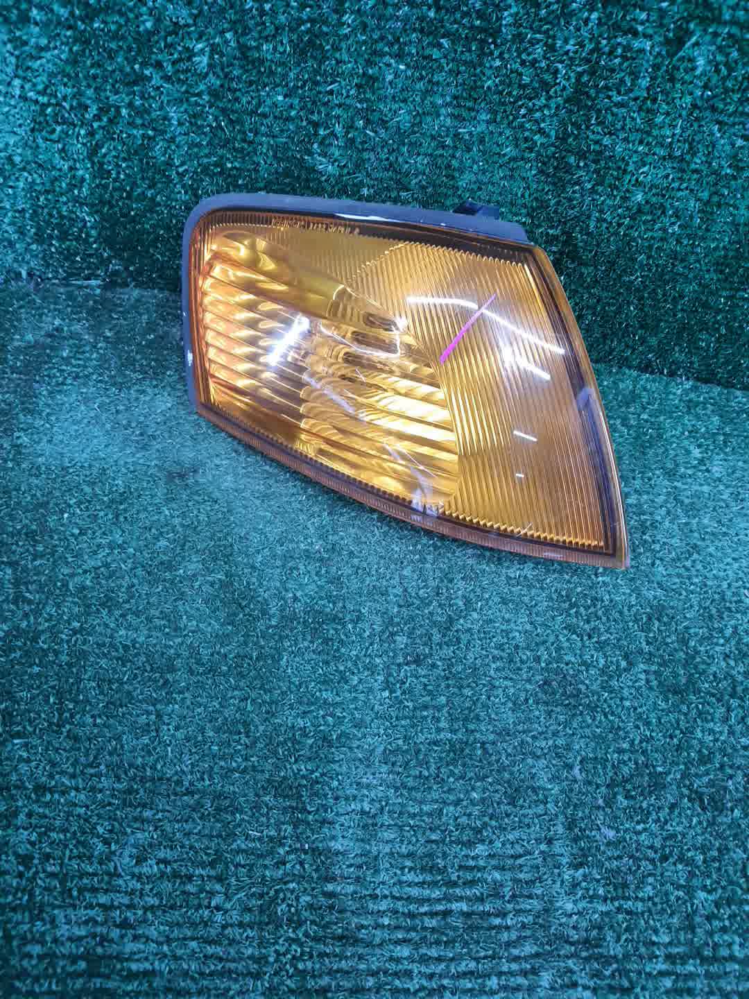 Габарит правый передний NISSAN FAMILIA, AD Y11 1 ракурс