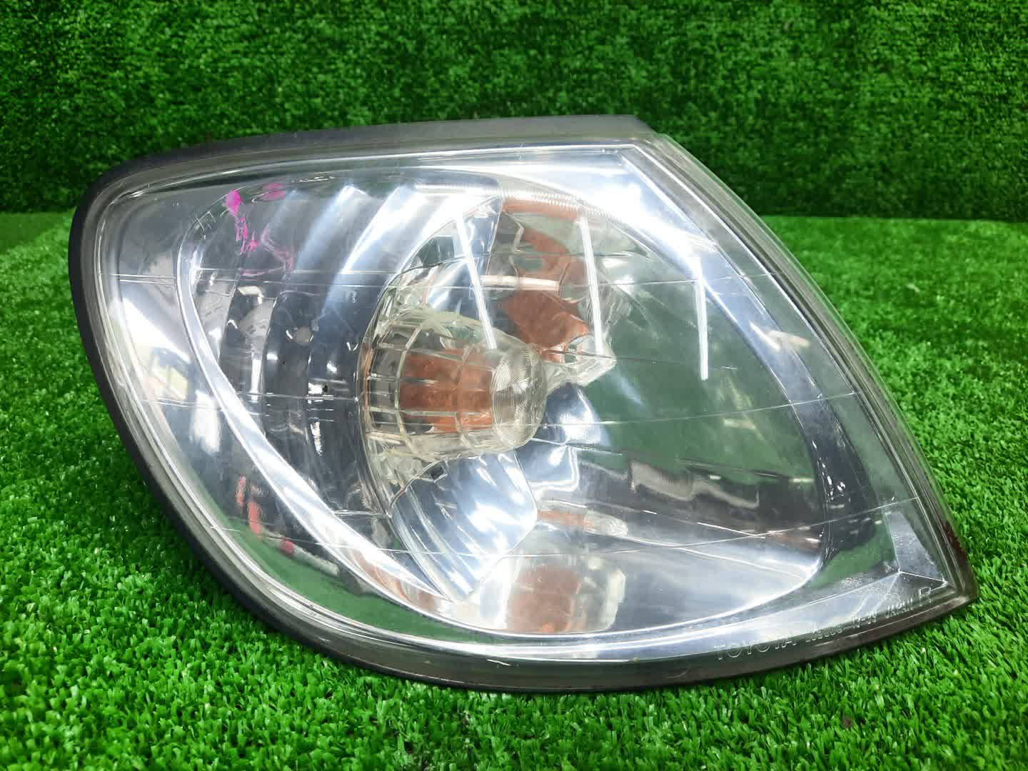 Габарит правый передний TOYOTA COROLLA SPACIO AE111 1 ракурс