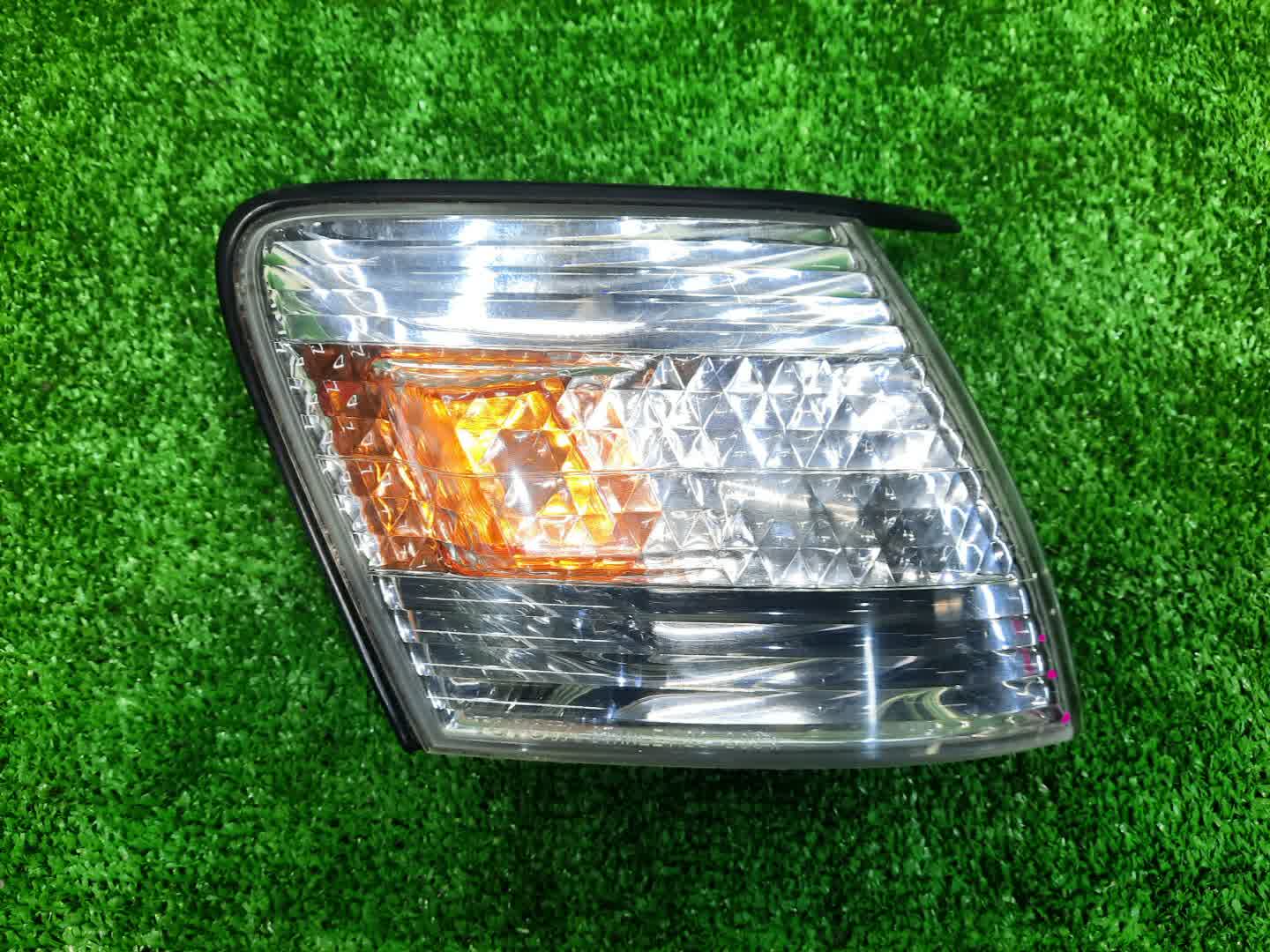 Габарит правый передний TOYOTA CRESTA GX100, JZX100, JZX101, LX100, GX105, JZX105, SX100 1 ракурс