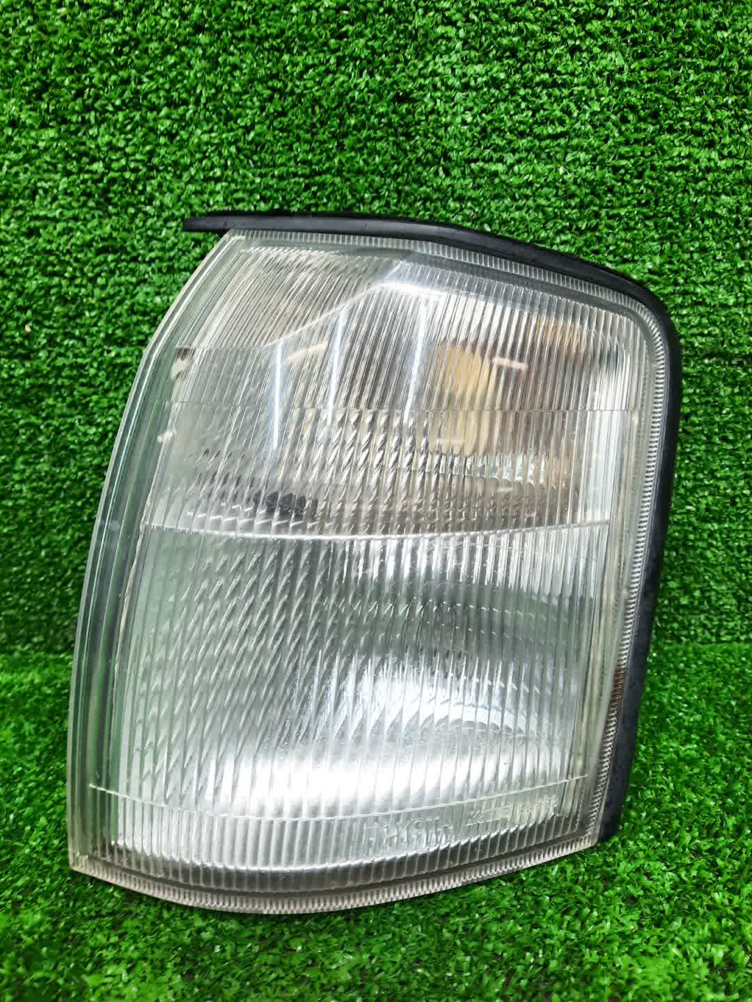 Габарит левый передний TOYOTA CROWN JZS151, JZS155, GS151, LS151, JZS157, JZS153 1 ракурс