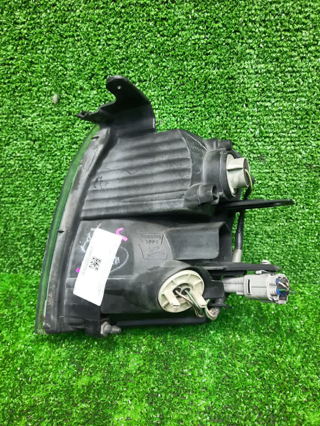 Габарит правый передний TOYOTA CROWN JZS151, JZS155, GS151, LS151, JZS157, JZS153 2 ракурс