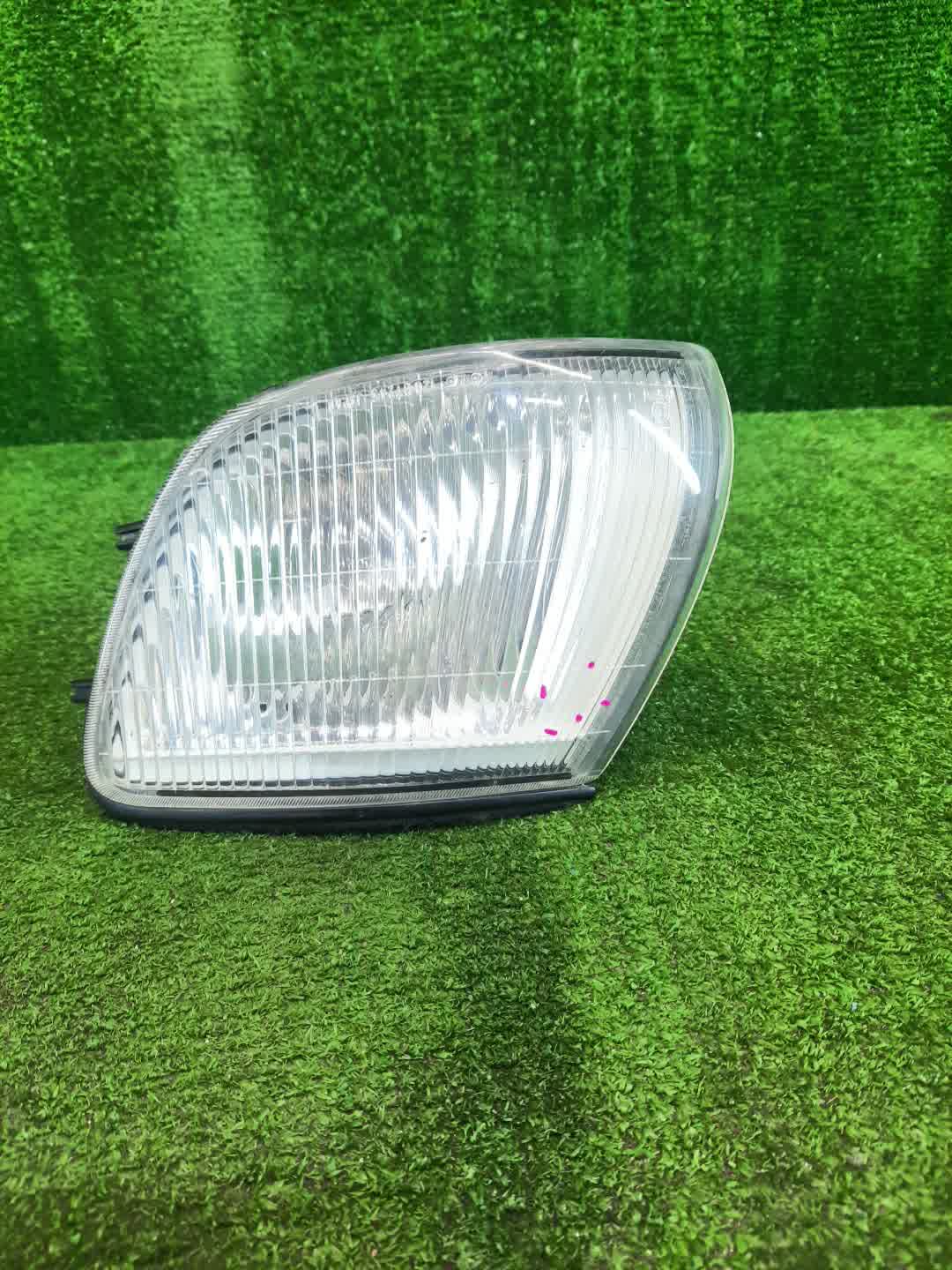 Габарит левый передний MITSUBISHI DELICA PD6W, PA3V, PA4W, PA5V, PA5W, PD4W, PD8W, PE8W, PF6W, PF8W, FE8W, PB5W, PD5V 1744 1 ракурс Габарит левый передний MITSUBISHI DELICA PD6W, PA3V, PA4W, PA5V, PA5W, PD4W, PD8W, PE8W, PF6W, PF8W, FE8W, PB5W, PD5V 1744 1 ракурс