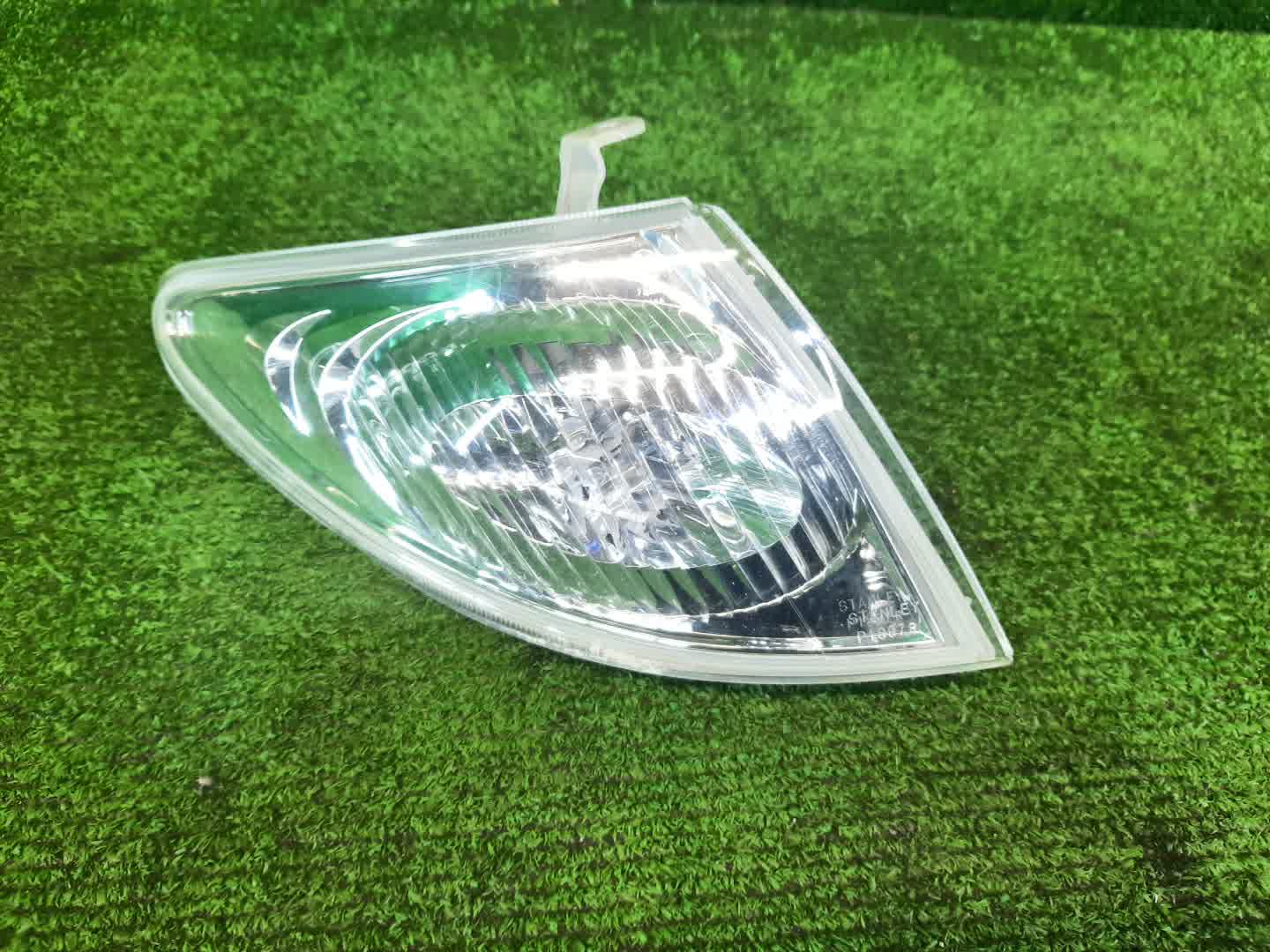 Габарит правый передний MAZDA PREMACY CP8W, CPEW 1 ракурс Габарит правый передний MAZDA PREMACY CP8W, CPEW 1 ракурс