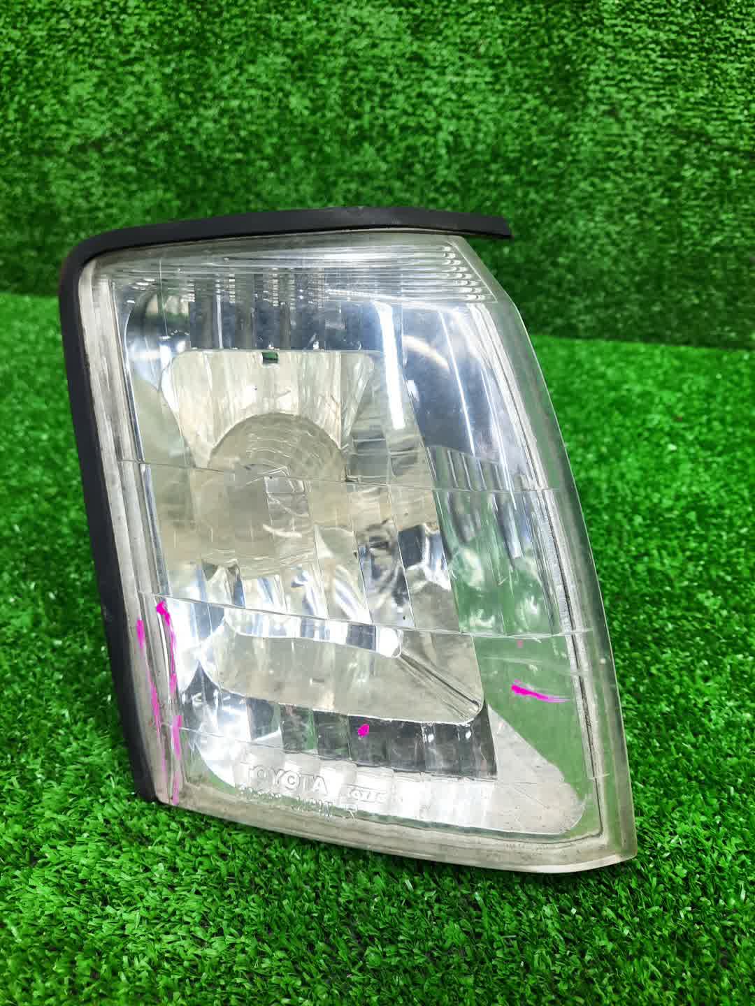 Габарит правый передний TOYOTA CROWN JZS151, JZS155, GS151, LS151, JZS157, JZS153 1 ракурс